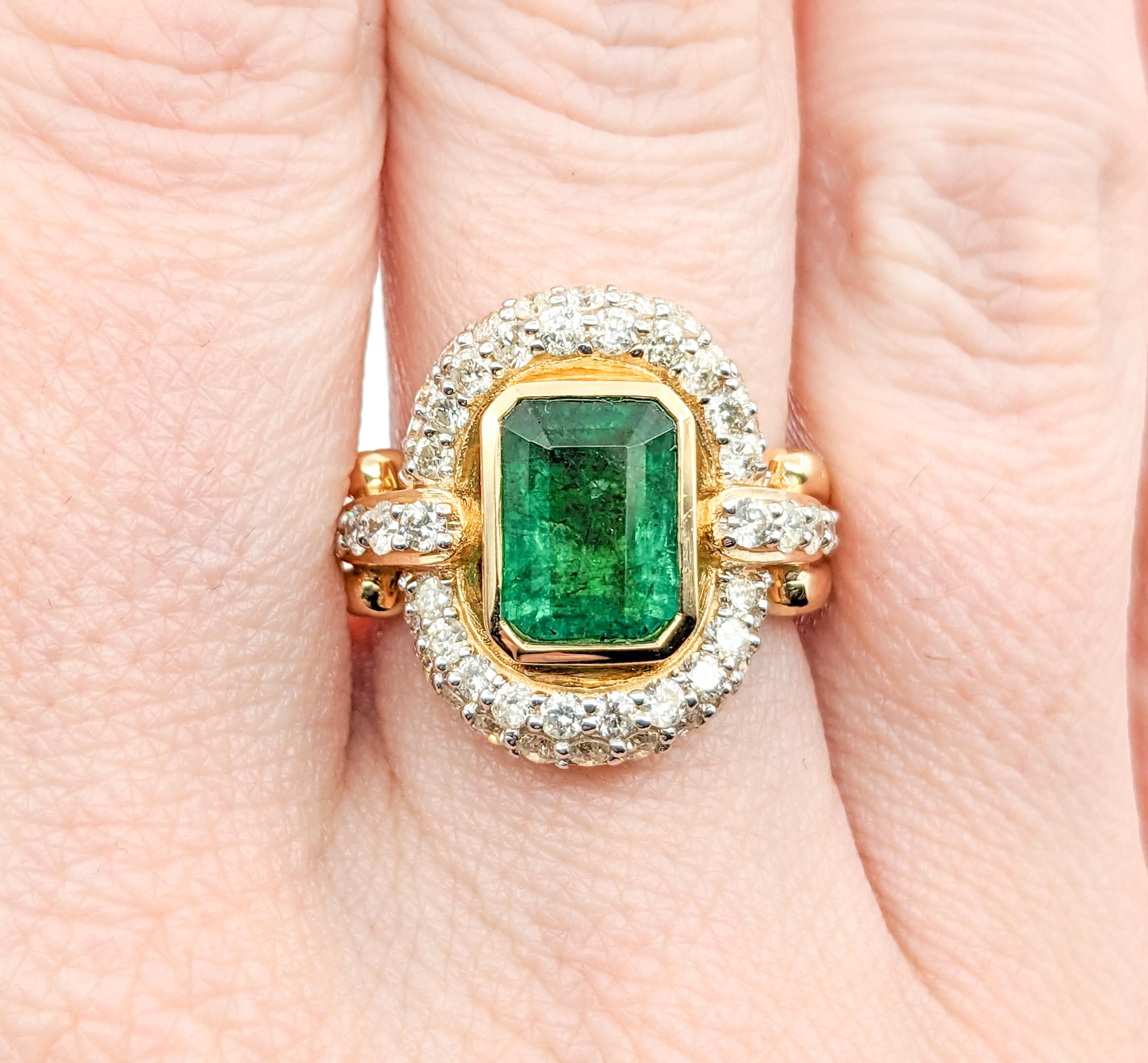 2.36ct Emerald & 1.21ctw Diamond Ring In Yellow Gold For Sale 5