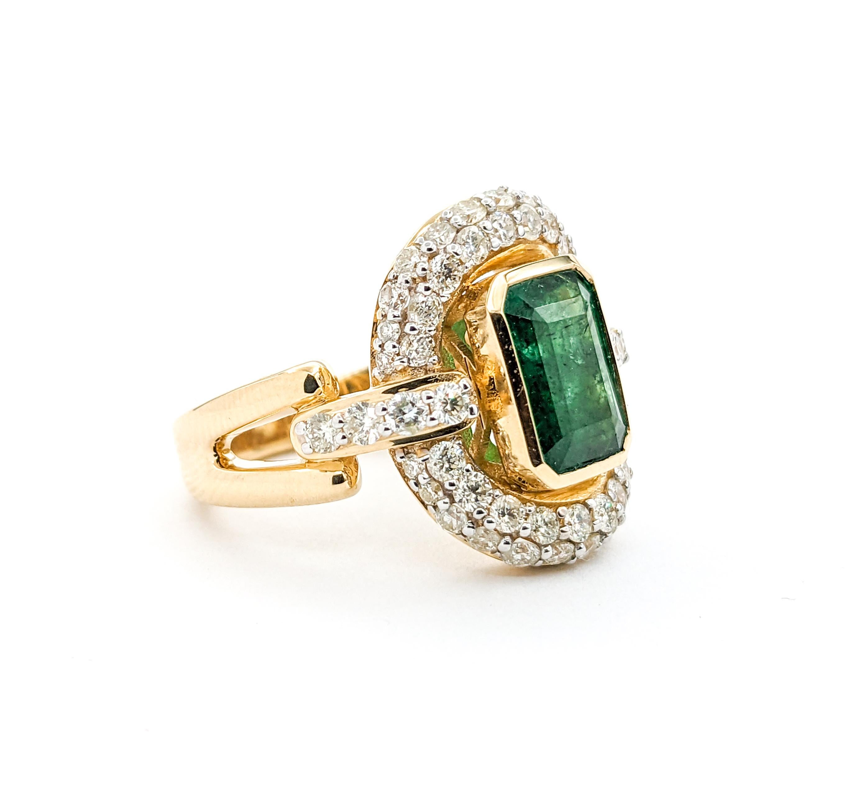 Contemporary 2.36ct Emerald & 1.21ctw Diamond Ring In Yellow Gold For Sale