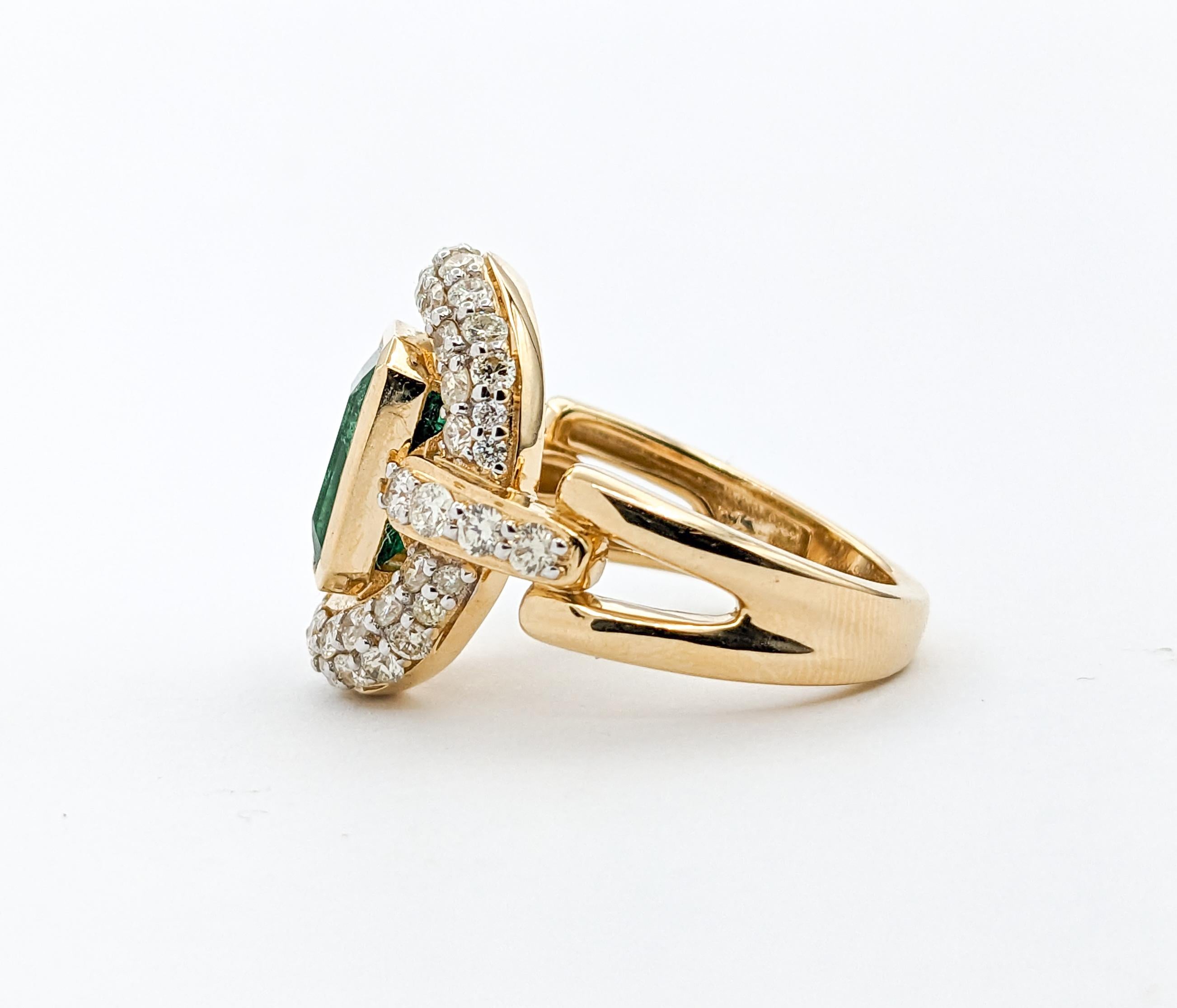 2.36ct Emerald & 1.21ctw Diamond Ring In Yellow Gold In Excellent Condition For Sale In Bloomington, MN