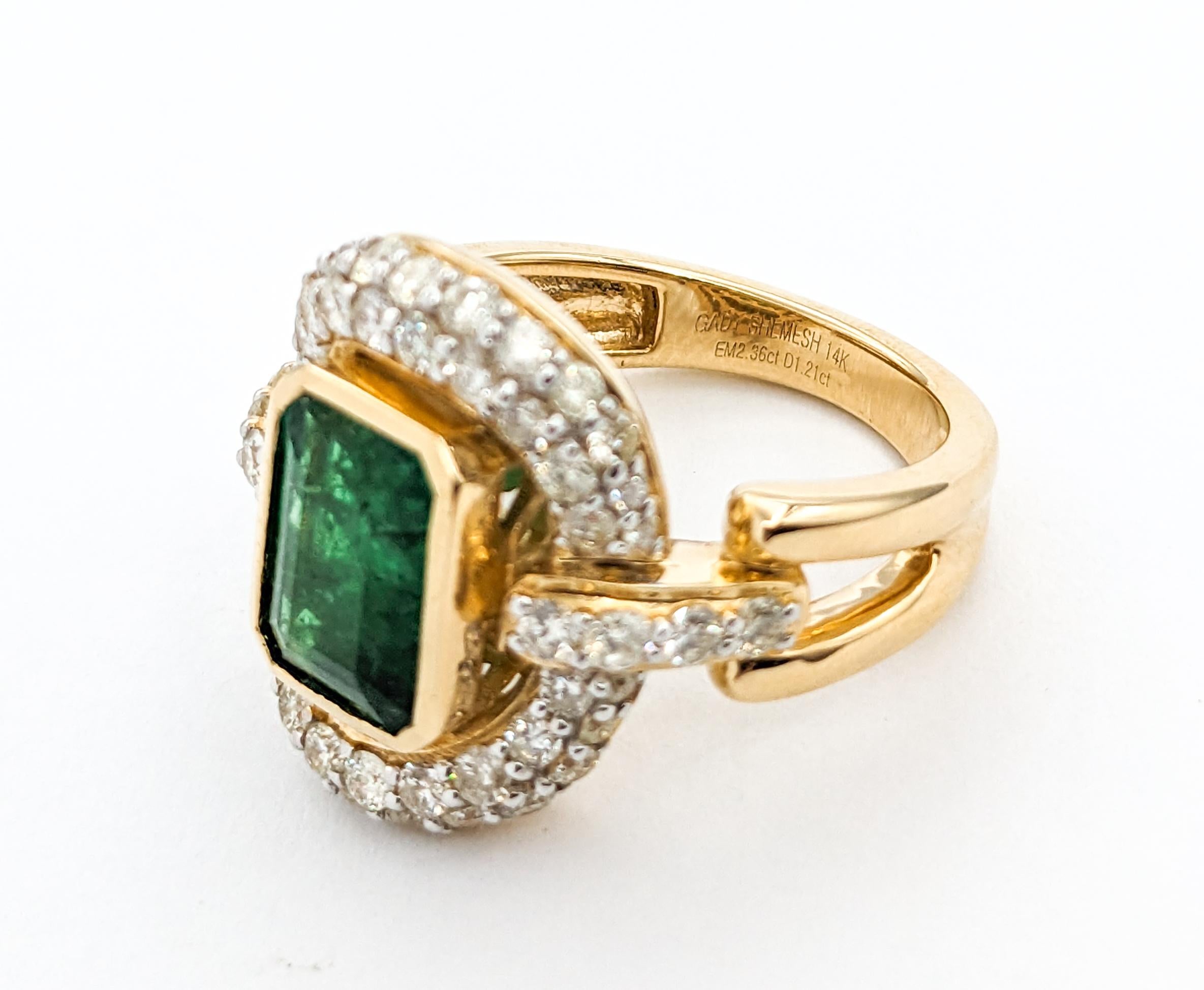 Women's 2.36ct Emerald & 1.21ctw Diamond Ring In Yellow Gold For Sale