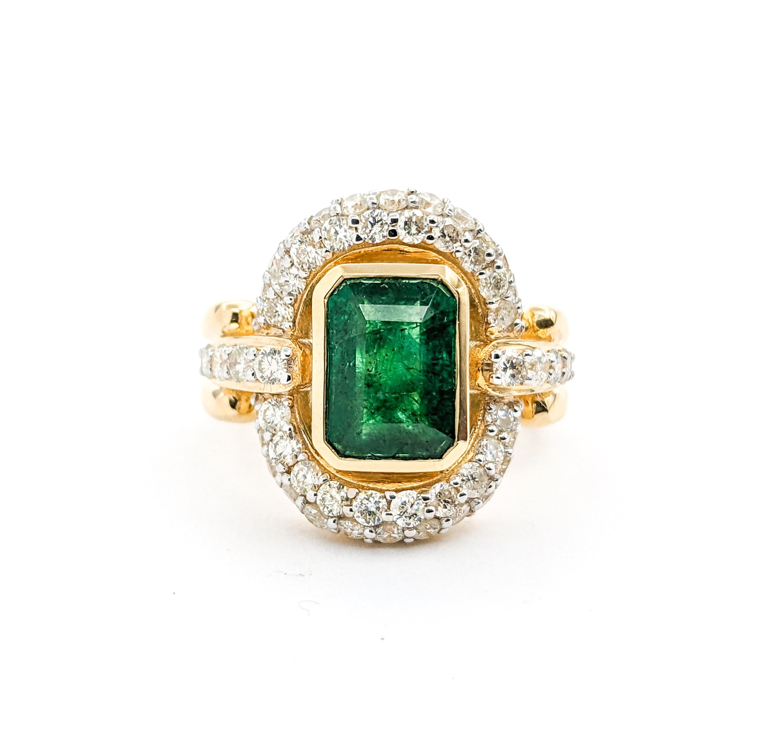 2.36ct Emerald & 1.21ctw Diamond Ring In Yellow Gold For Sale 2