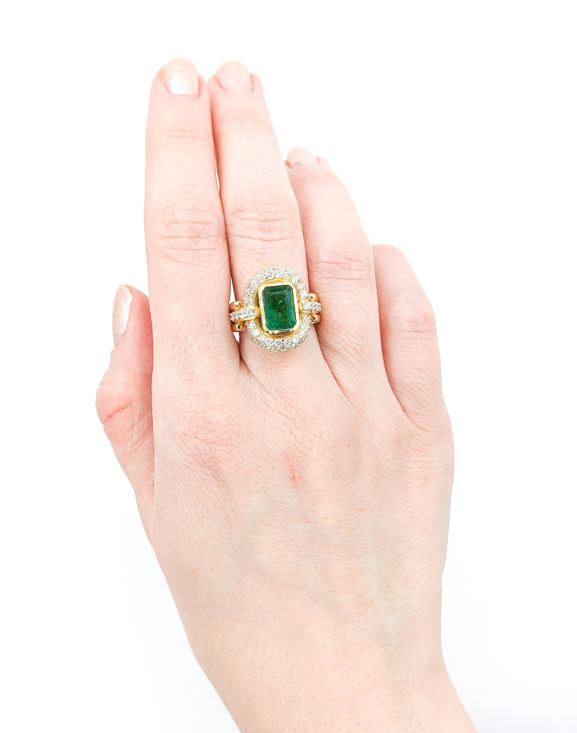 2.36ct Emerald & 1.21ctw Diamond Ring In Yellow Gold For Sale 3