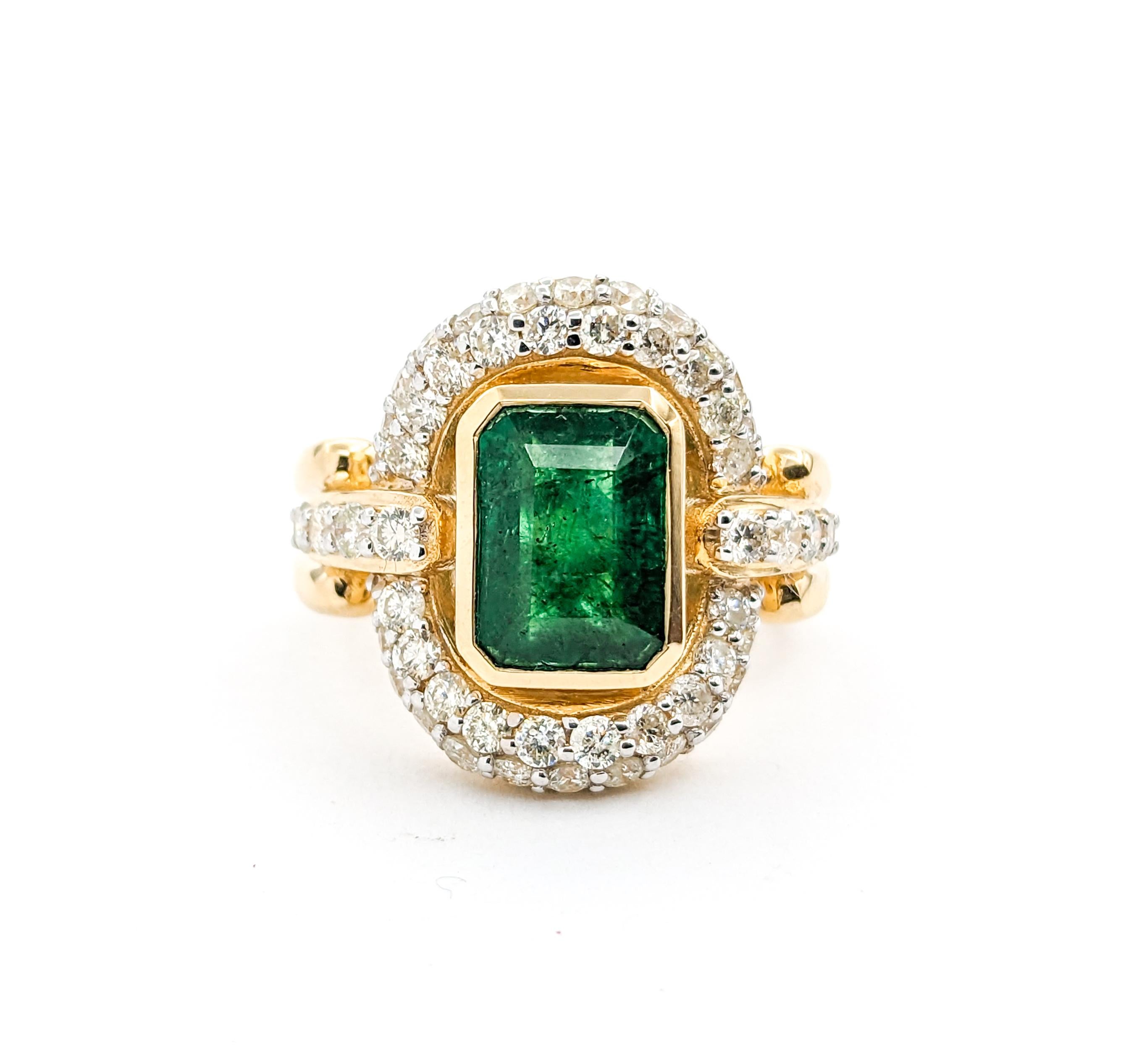 2,36 Karat Smaragdring mit Diamanten in Gelbgold 2