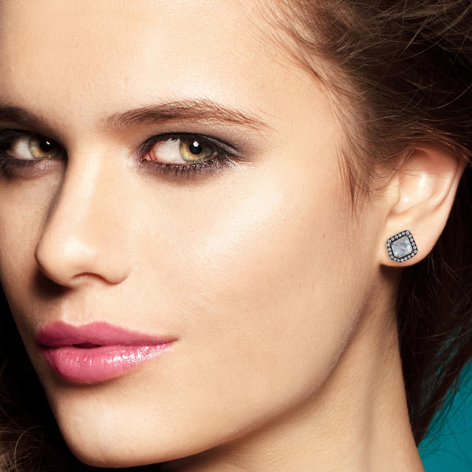 Or 18KT : 3.208g,
Diamant:2.360ct,,,, 