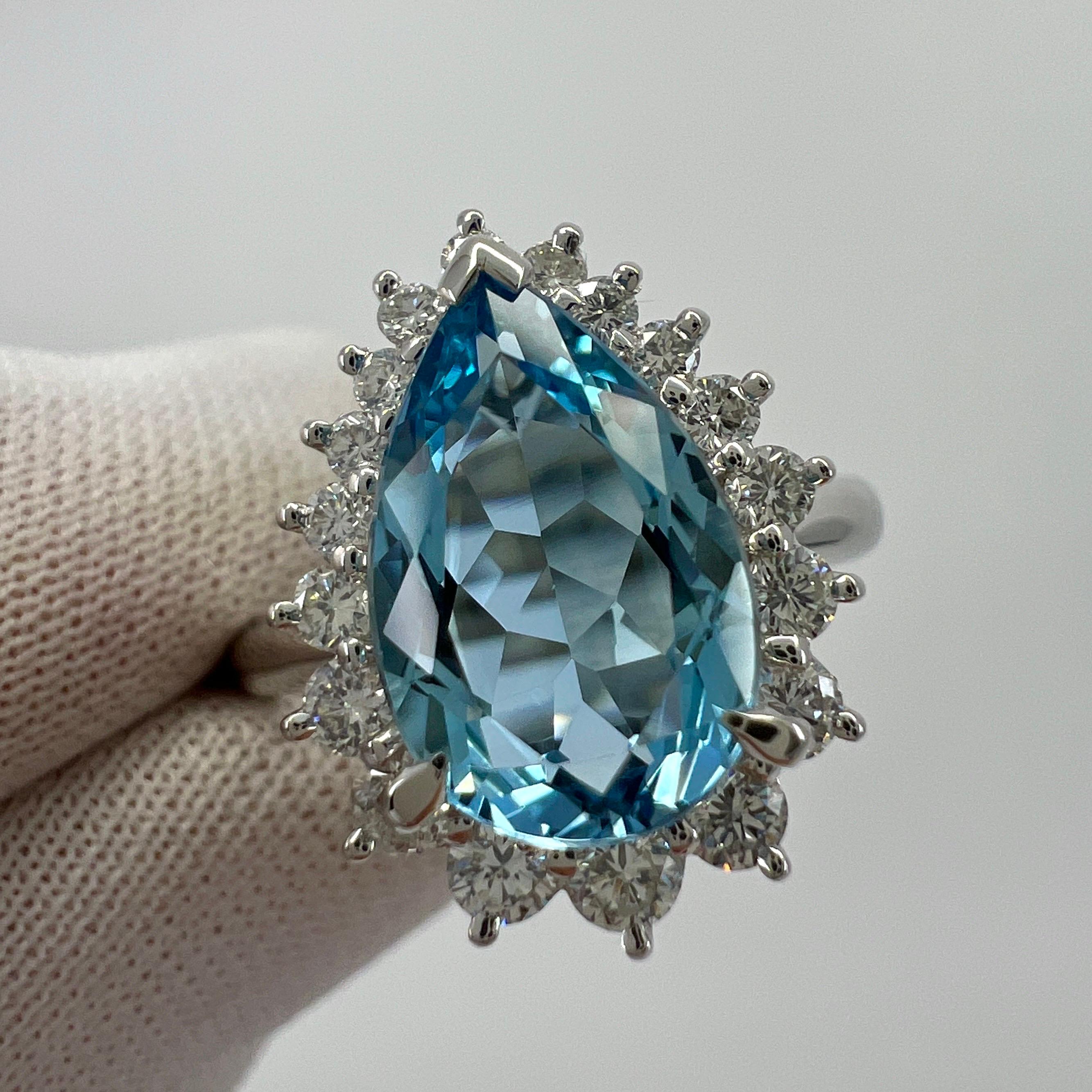 Feine Santa Maria Blue Aquamarin & Diamant Platin Pear Cut Cluster Halo Ring.

Wunderschöner 900er Platinring mit einem schönen blauen Santa-Maria-Aquamarin von 1,90 Karat.
Ein erstklassiger Aquamarin mit einem sehr guten Birnenschliff und einer
