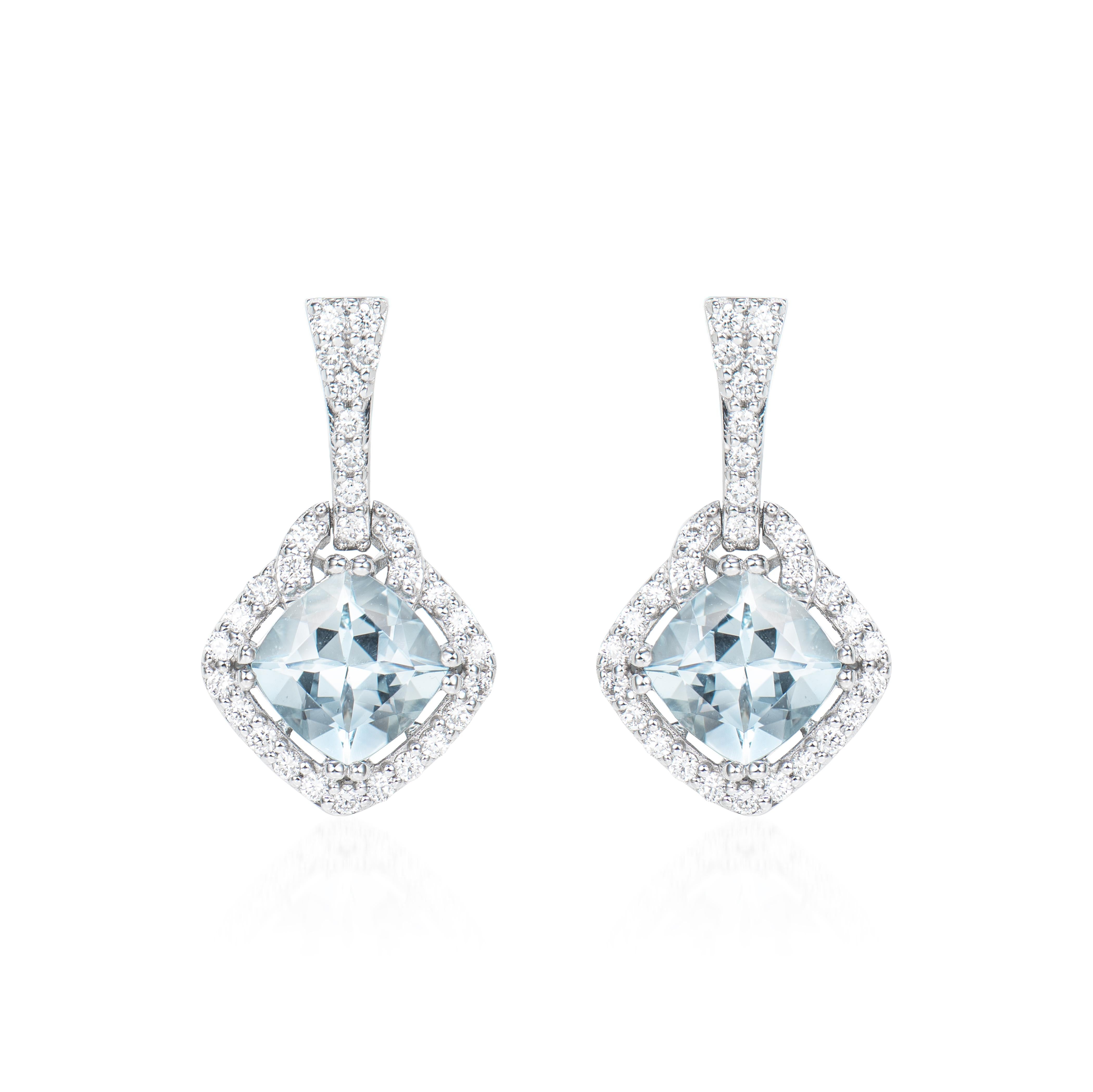 Contemporary 2.37 Carat Aquamarine Drop Earrings in 18Karat White Gold with Diamond For Sale