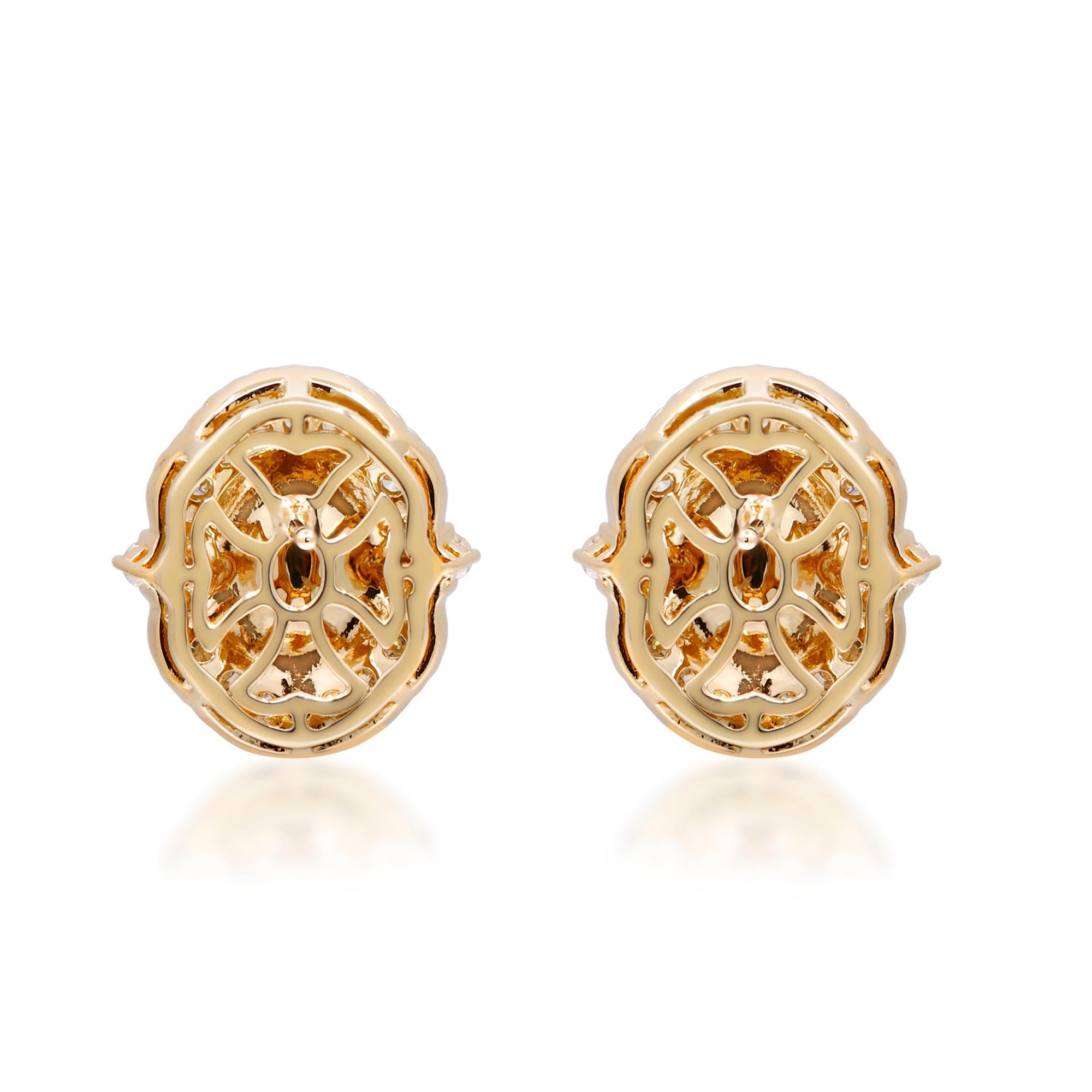 Taille ovale Boucle d'oreille en or jaune 10K avec opale éthiopienne de 2,37 carats et accents de diamants en vente