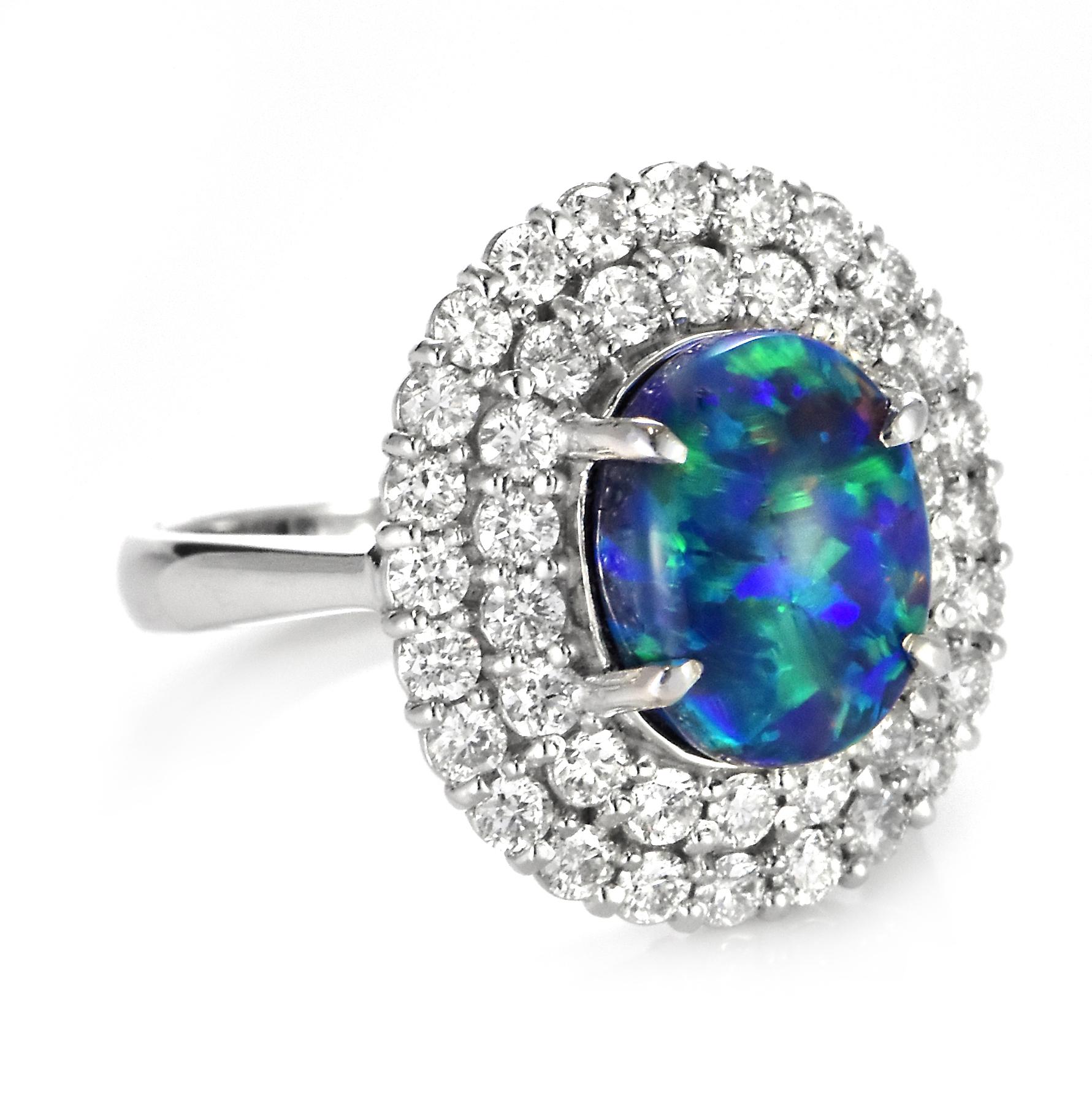Anillo de ópalo negro australiano natural de 2.37 quilates y diamantes en platino en Nuevo estado para la venta en Tokyo, JP