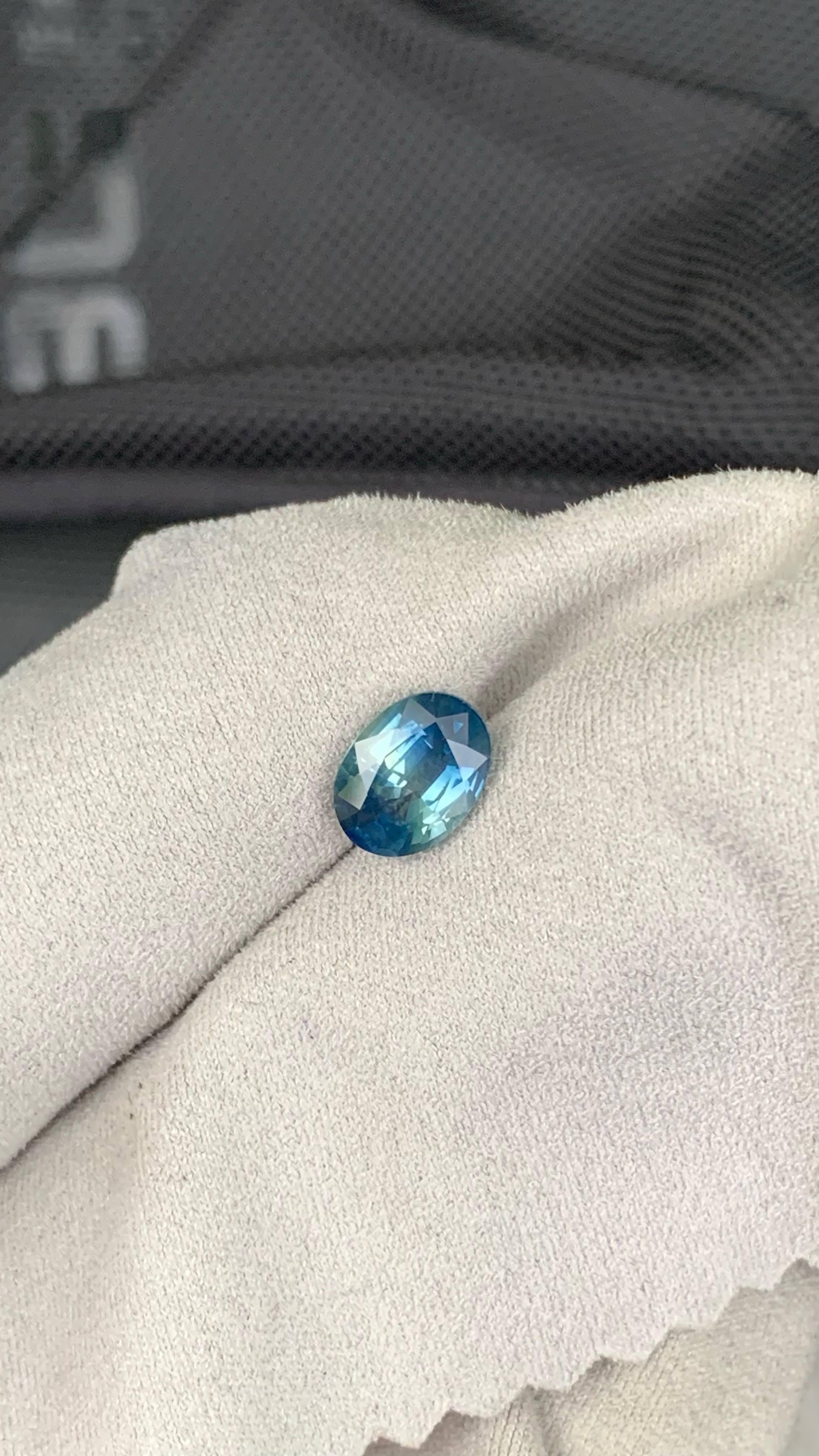 2,37 quilates de zafiro azul bicolor natural suelto talla oval gema de Sri Lanka Corte oval en venta