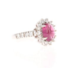 Bague en or blanc ornée d'une tourmaline rose naturelle de 2,37 carats et d'un diamant naturel