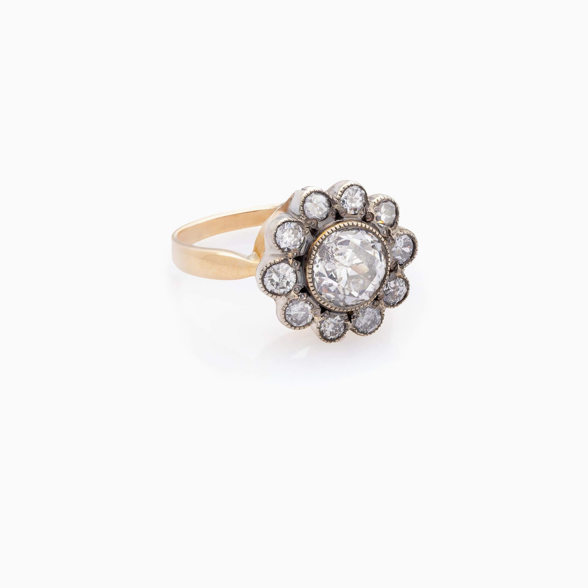 Taglio antico europeo Anello con diamante vecchio taglio europeo da 2,37 carati in oro giallo 14K e argento in vendita