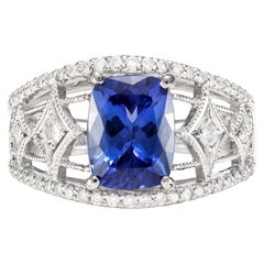 Bague en tanzanite de 2,37 carats en platine 900 avec diamants.