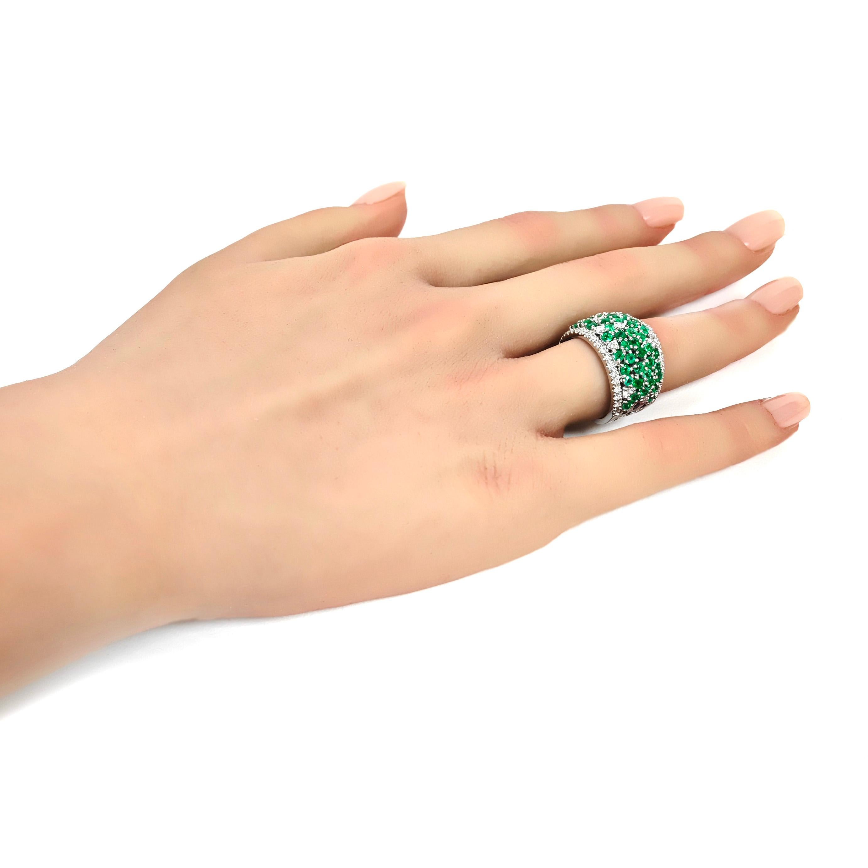 2.37 Carats Emerald and White Diamond White Gold Dome Ring In New Condition For Sale In New York, NY