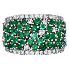 2,37 Karat Smaragd und weißer Diamant Weißgold Dome Ring