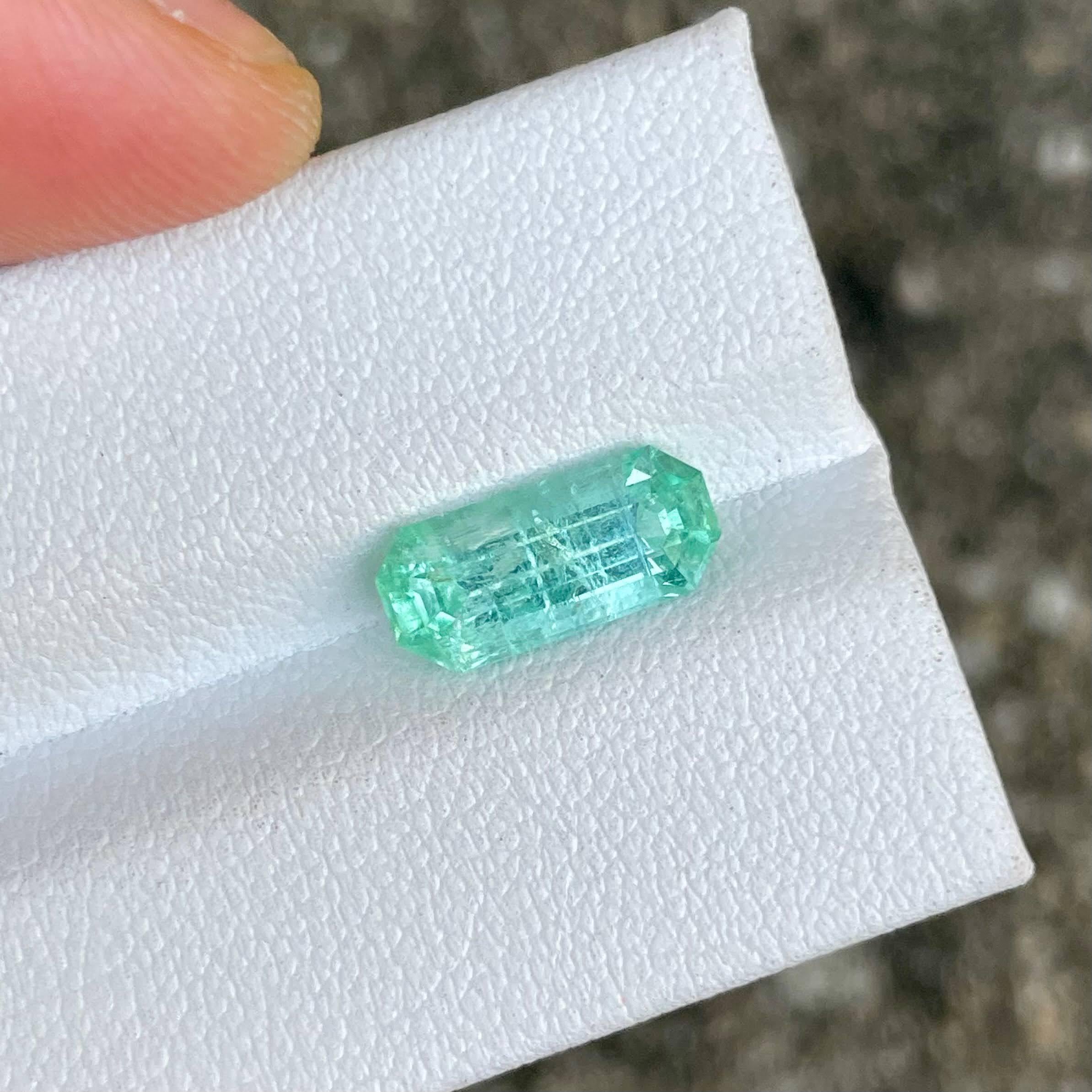 2,37 Karat Grüner Smaragd Stein Smaragdschliff Natürlicher Edelstein aus Afghanistan im Zustand „Neu“ im Angebot in Bangkok, TH