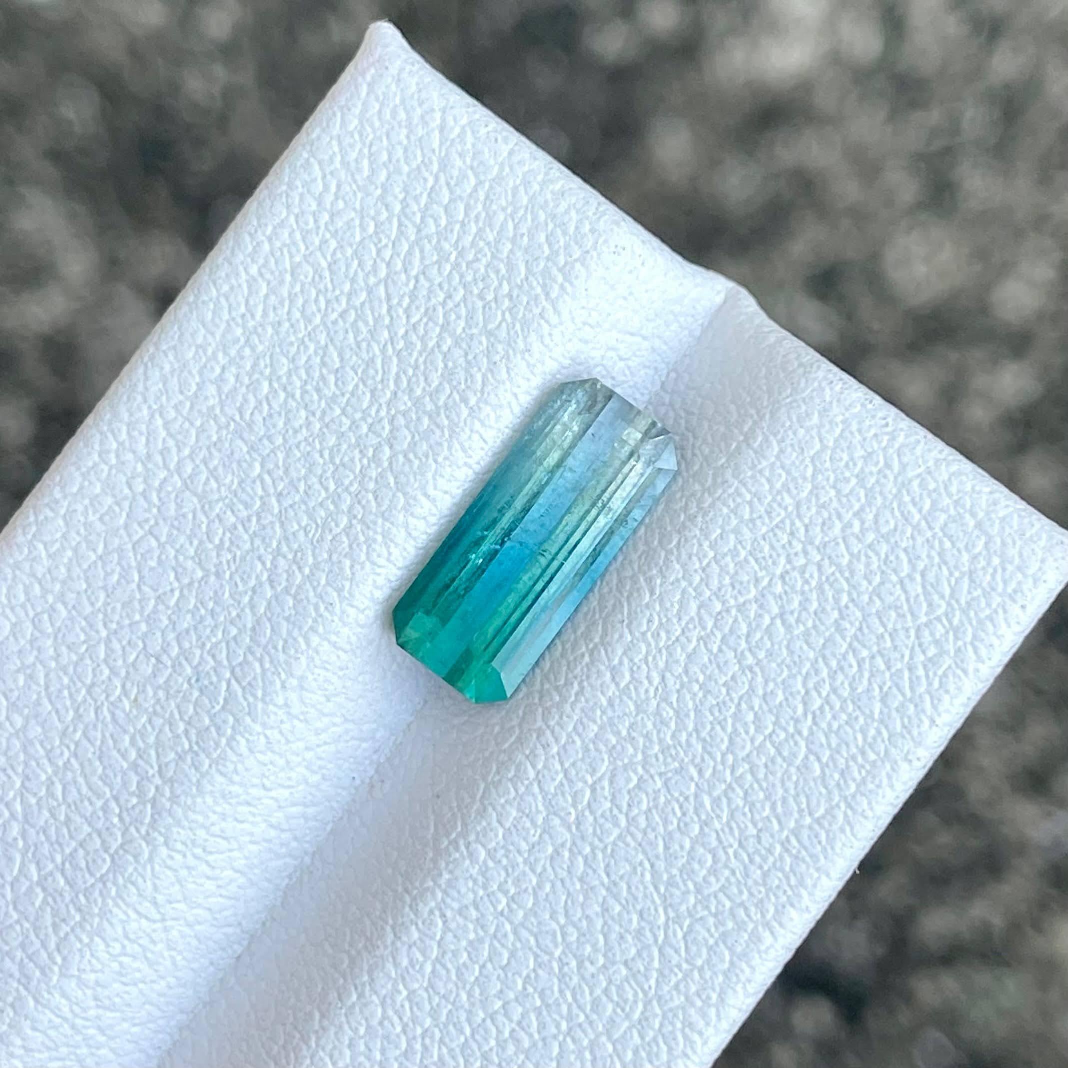 Pierre tourmaline tricolore taille émeraude afghane de 2,37 carats Neuf - En vente à Bangkok, TH