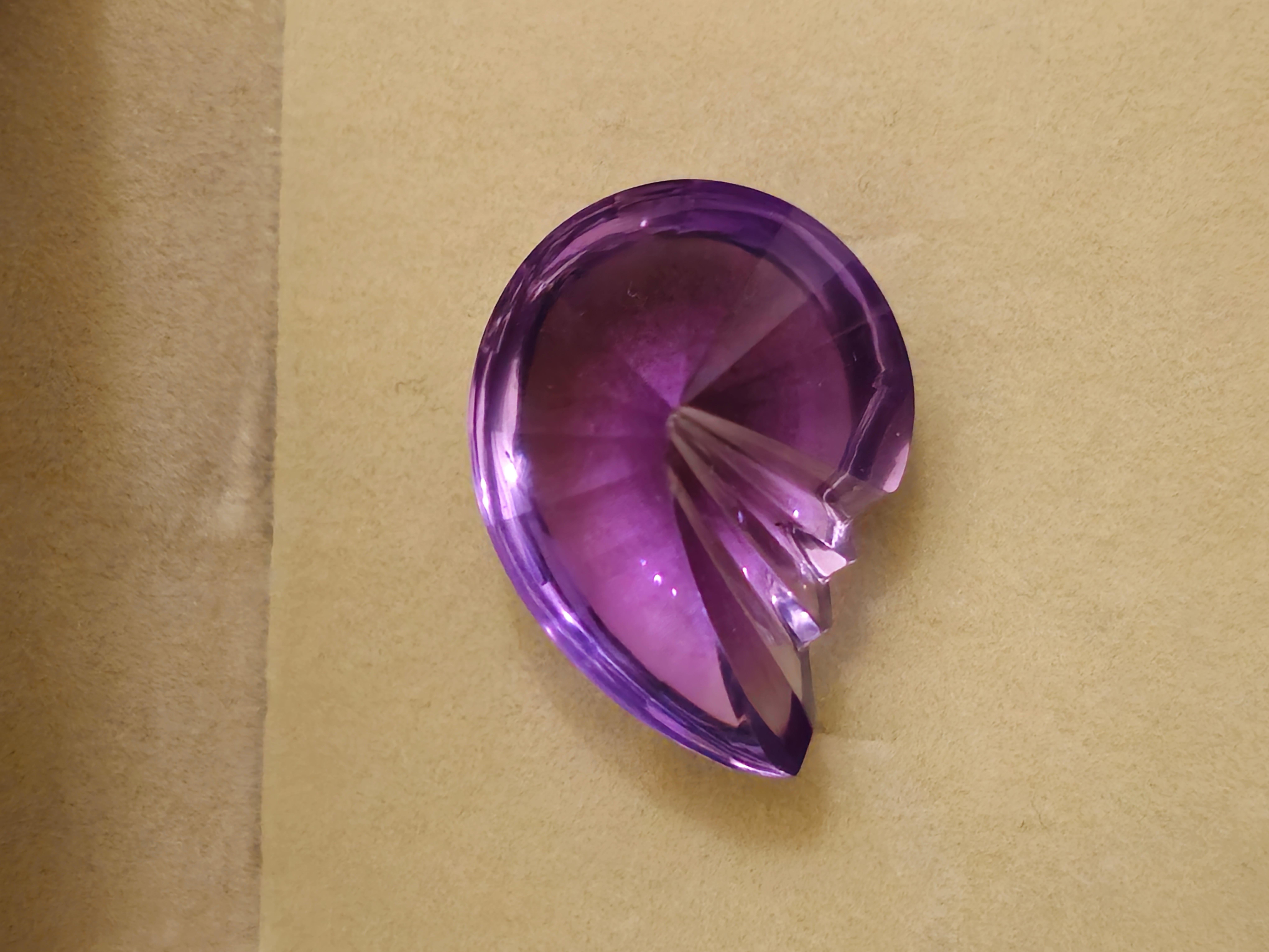 23.7 ct. Brazil Natural Amethyst Seashell Fantasy Cut 23X17 For Sale 5