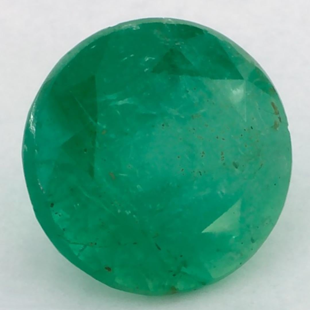 Con una vibrante tonalità di colore verde, la pietra natale di maggio è un simbolo della rinnovata crescita primaverile. 

Esplora la vivace collezione di smeraldi, rubini e zaffiri nel nostro negozio, disponibili come gemme sciolte e abbinabili
