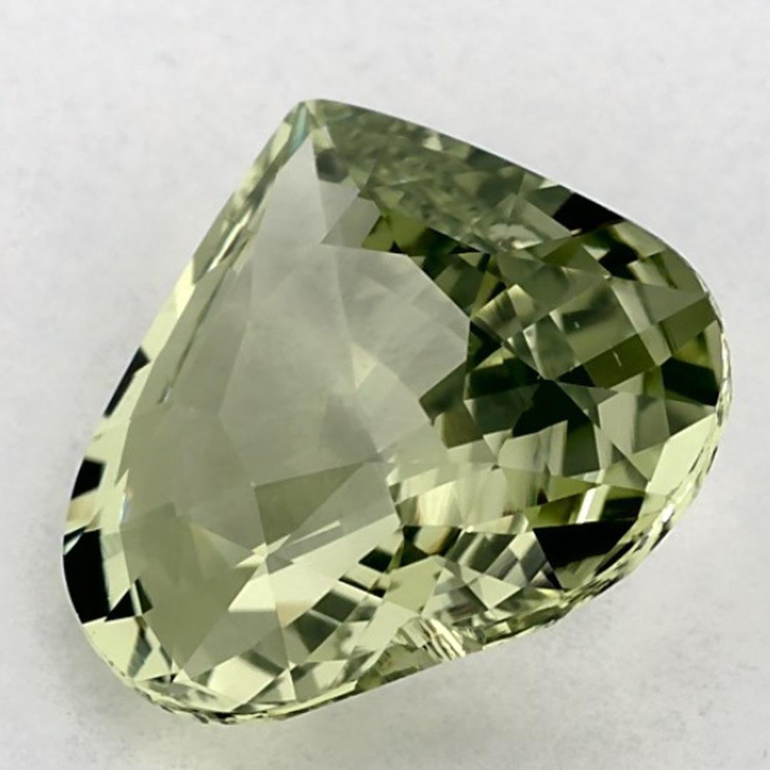 Donna Gemma sciolta con cuore di zaffiro verde da 2.37 carati in vendita