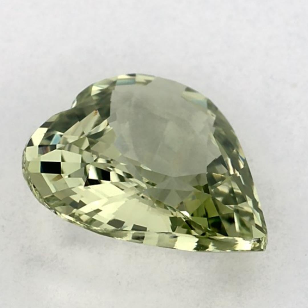 Gemma sciolta con cuore di zaffiro verde da 2.37 carati in vendita 1