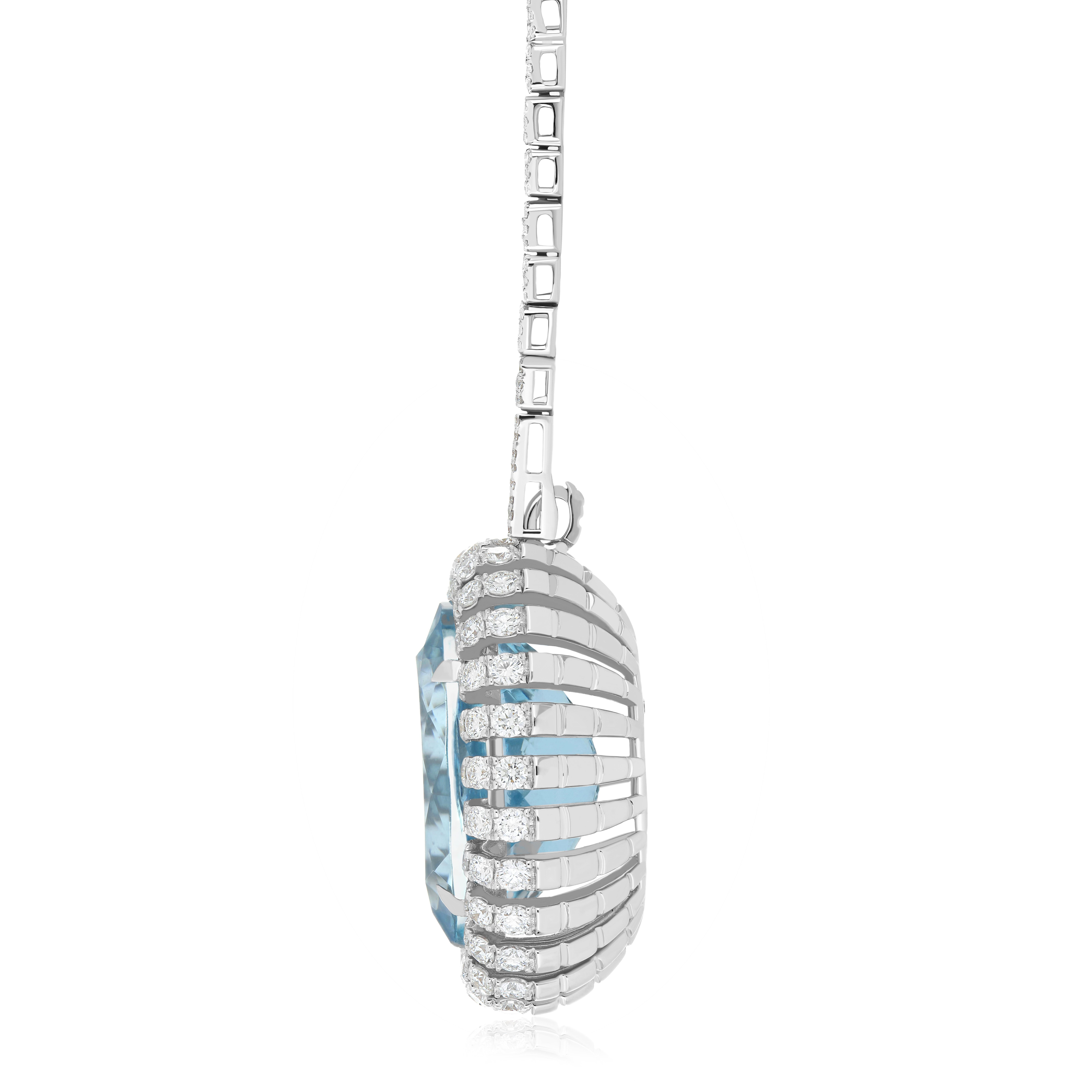 Oval Cut 23.7 Ct's Aquamarine and Diamond Necklace in 18karat White Gold For Sale