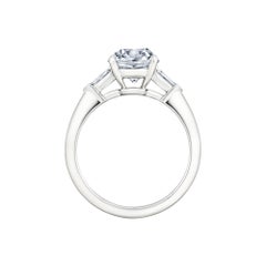 Anello di fidanzamento in platino con diamante taglio cuscino 2,37