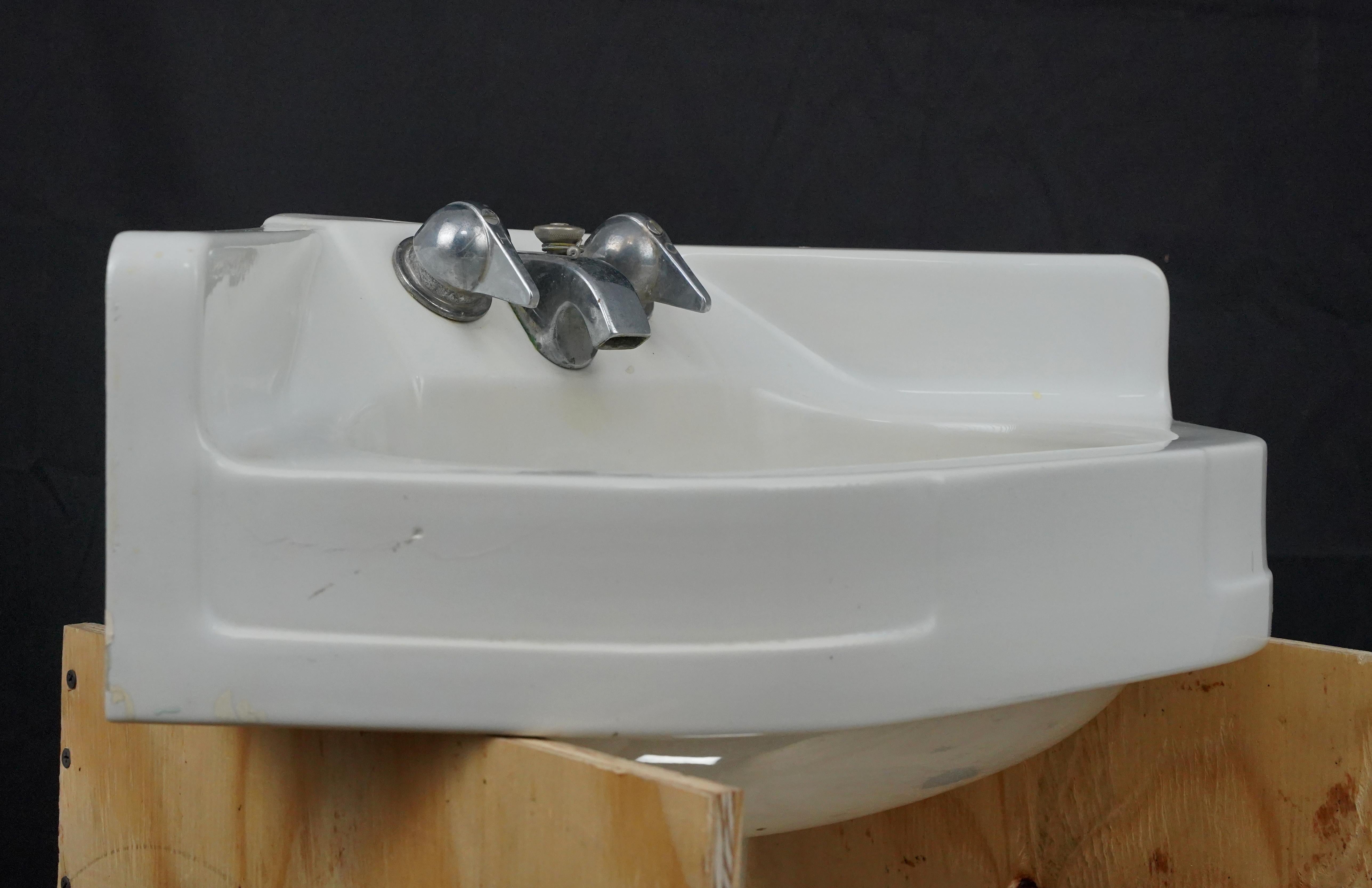 20th Century 23.75 in. Crane Cornate White Corner Wall Sink For Sale