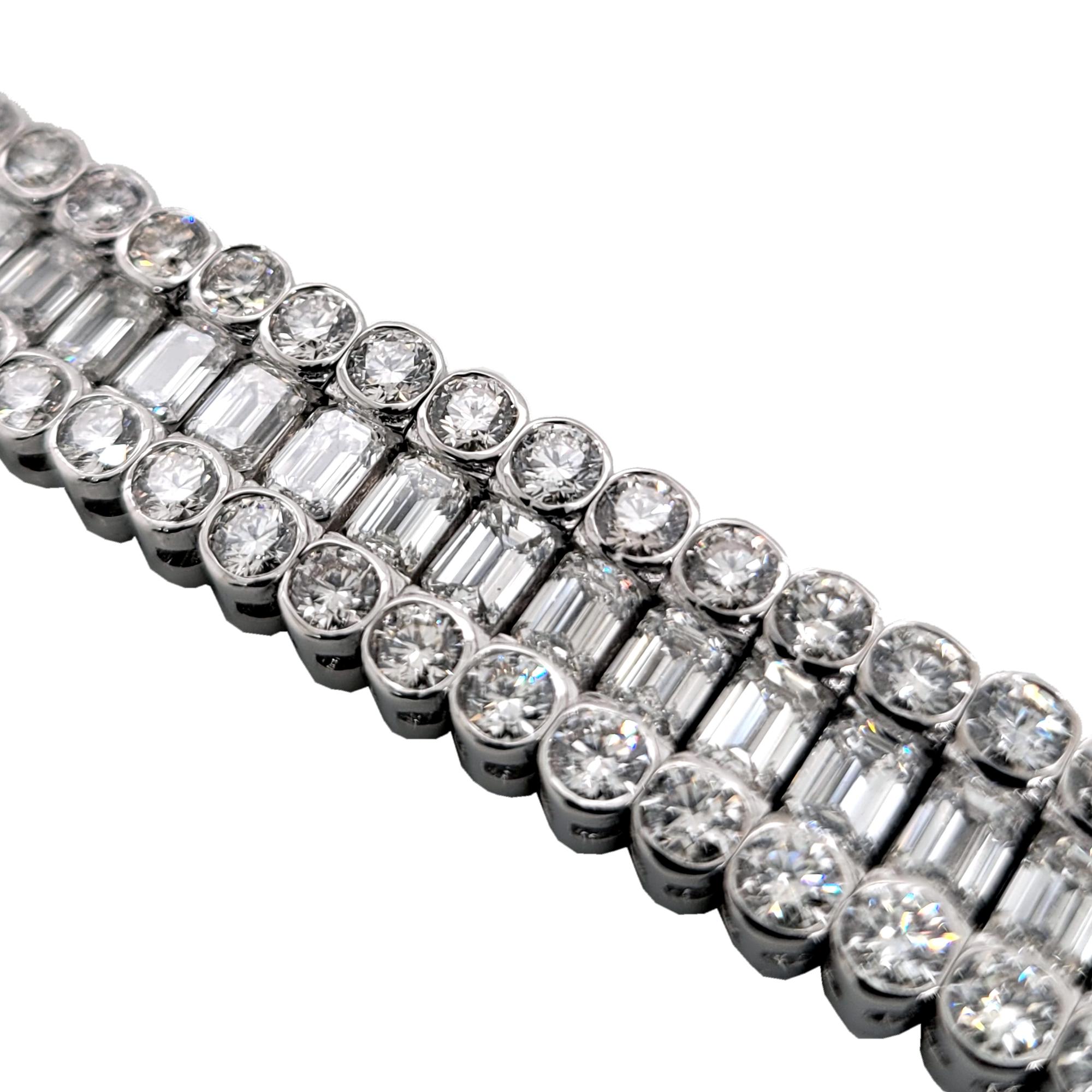 Bracelet tennis en or 18 carats avec diamants taille ronde/émeraude 23,79 carats Neuf - En vente à Los Angeles, CA