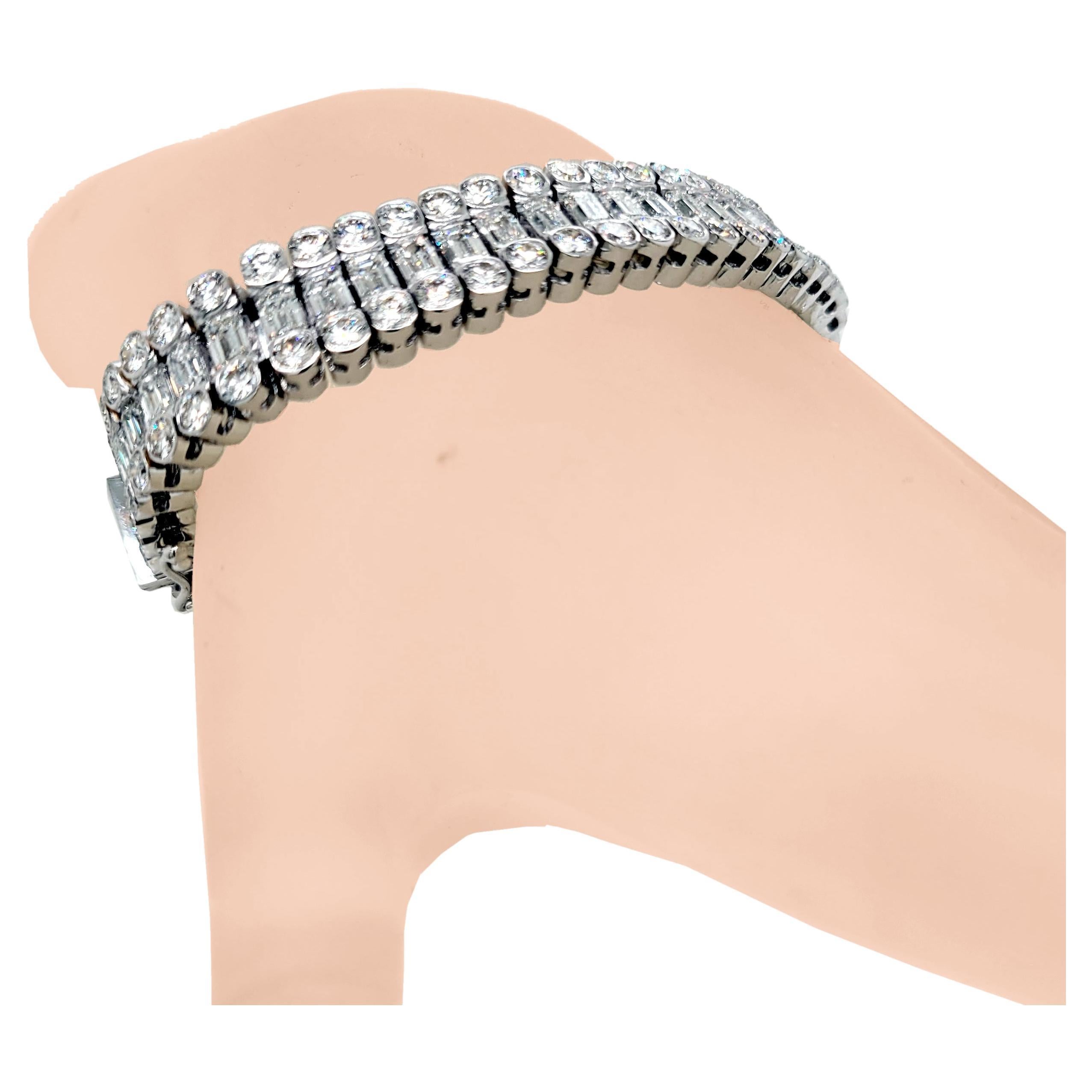 Bracelet tennis en or 18 carats avec diamants taille ronde/émeraude 23,79 carats en vente