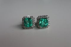 Pendientes de Esmeralda Colombiana Natural de 2,37ct, Claridad Mejorada (F2), certificado GIA