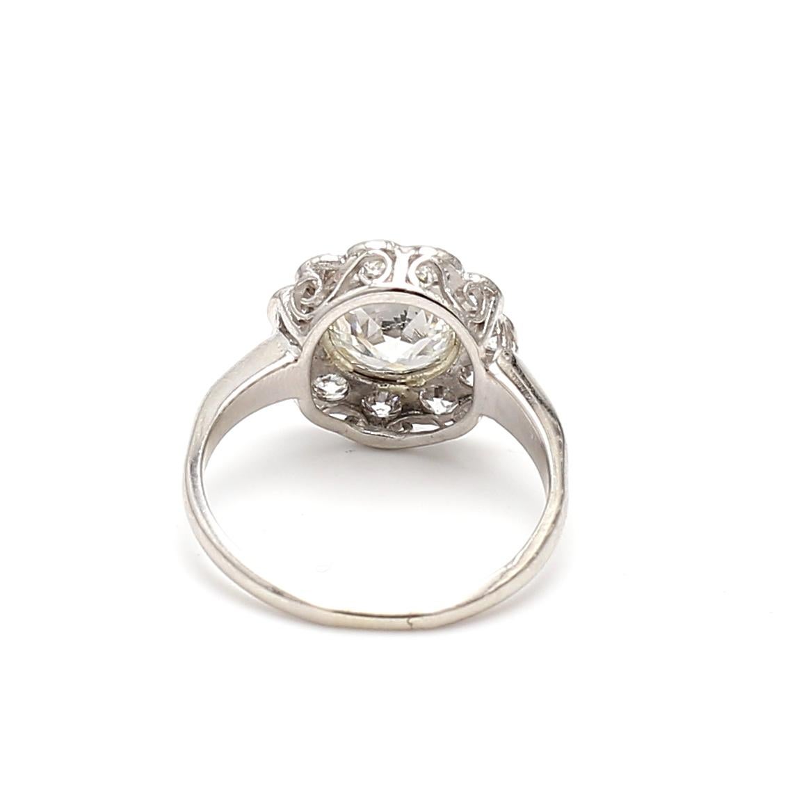 Taille brillant 2.37ct Old European & Brilliant Cut H VS2 Diamond Platinum Edwardian Halo Ring (Bague Halo en platine) en vente