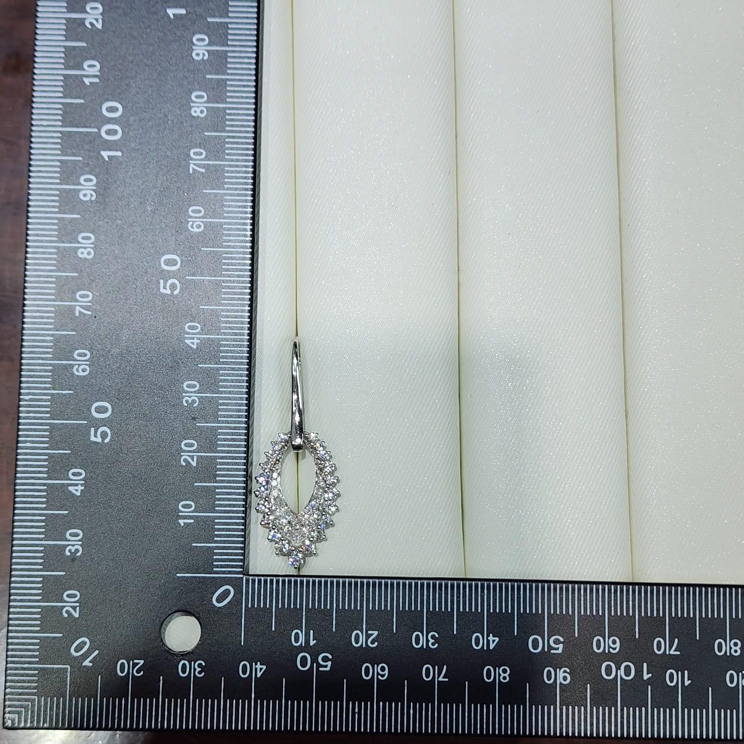 De las mujeres Pendientes de gota de diamantes de 2,38 quilates en oro blanco de 18 quilates en venta