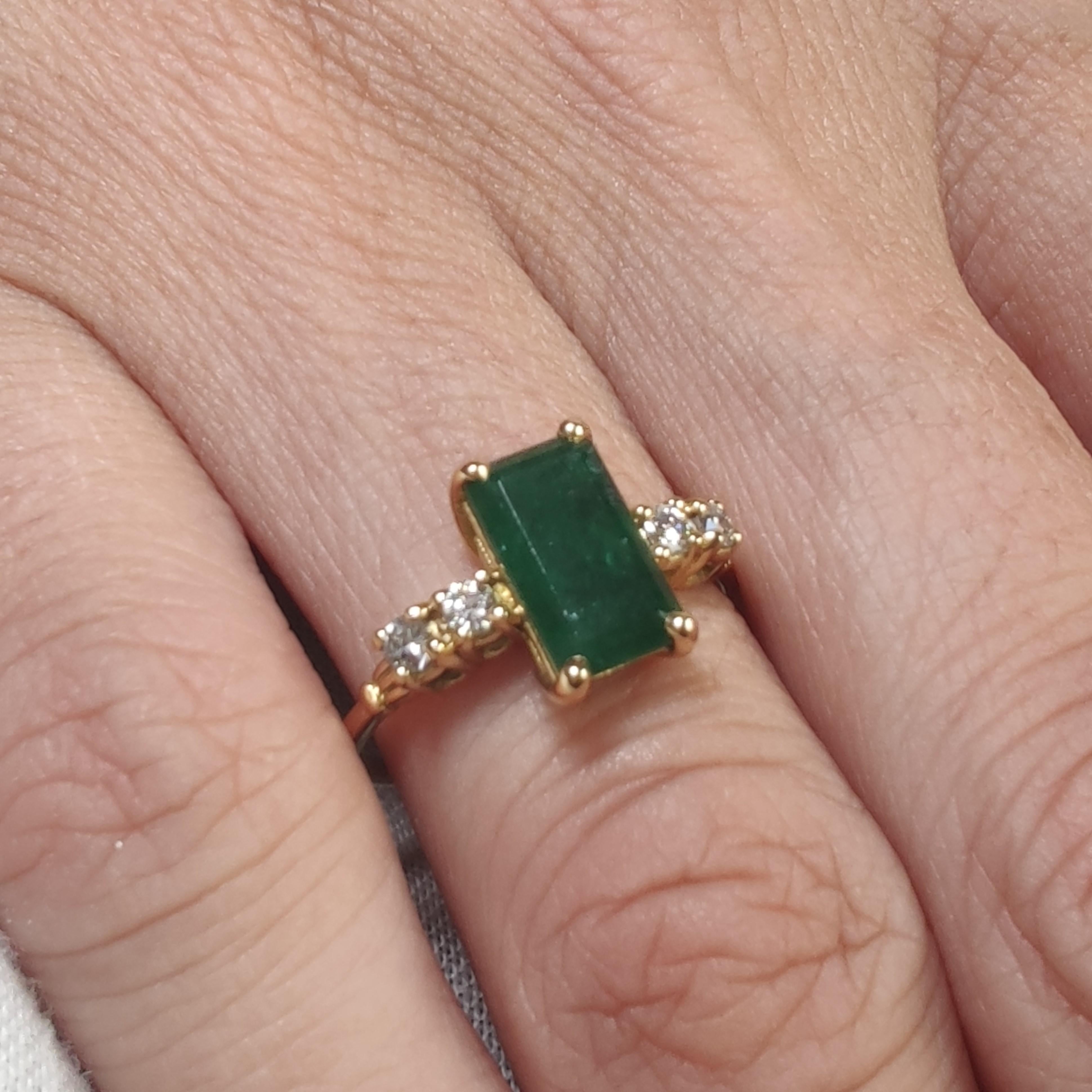 2.38 carat Natural Emerald -Diamond Ring in 18K Yellow Gold – Engagement Design 2