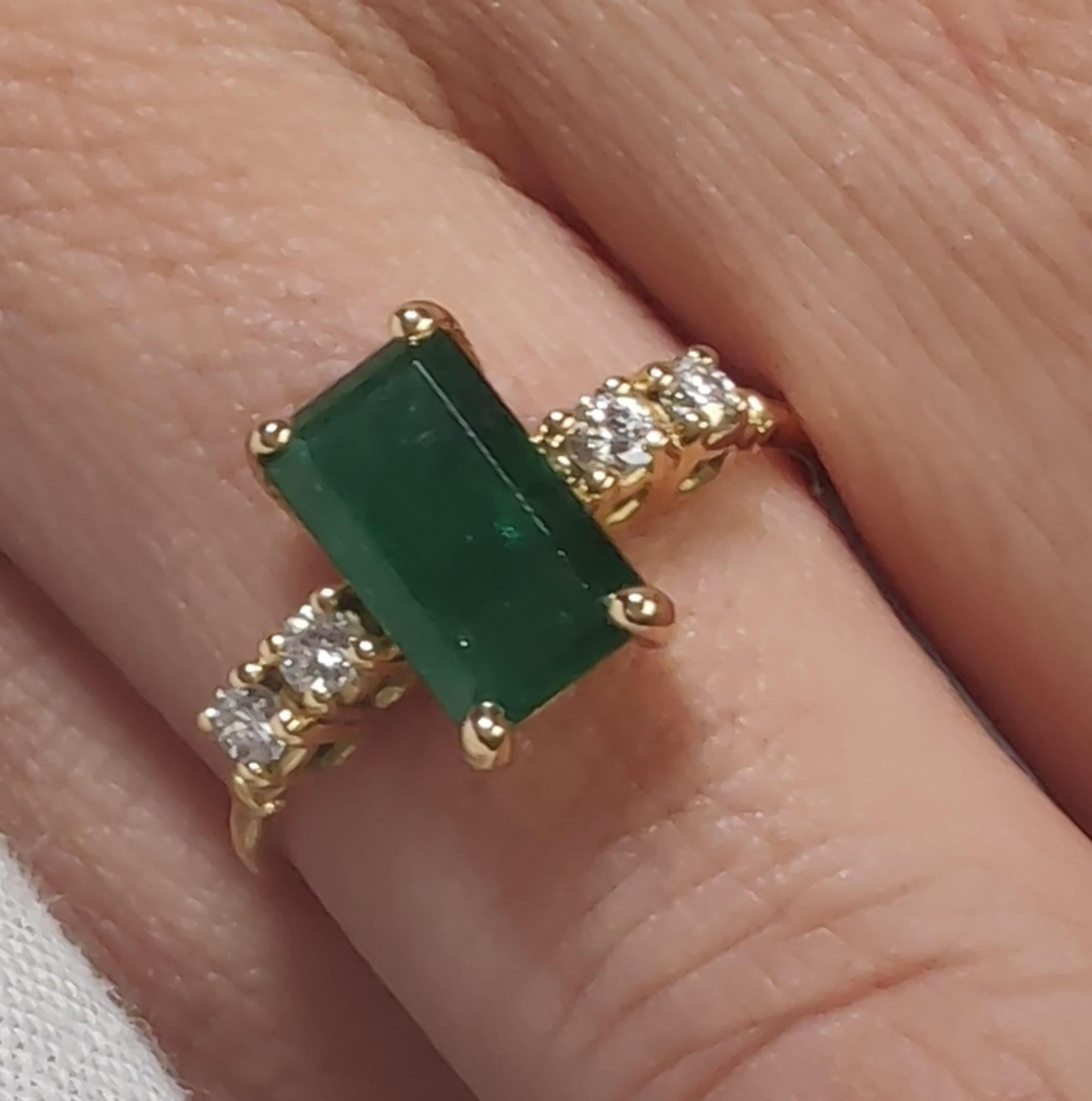 2.38 carat Natural Emerald -Diamond Ring in 18K Yellow Gold – Engagement Design 3