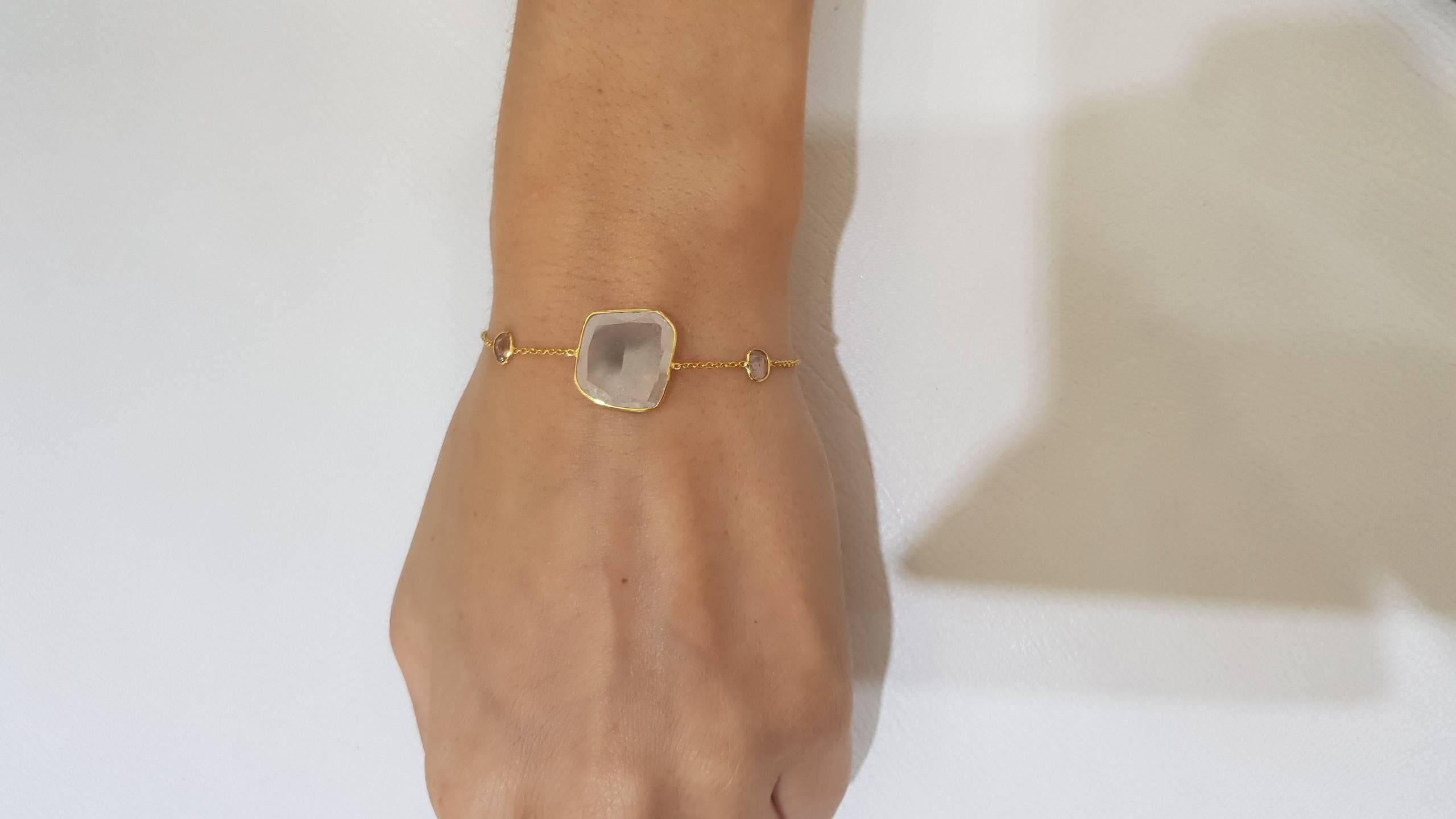 2,38 Karat Weißer Diamantschliff im Rosenschliff 18 Karat Gelbgold Kunsthandwerkliches Armband  im Zustand „Neu“ im Angebot in London, GB