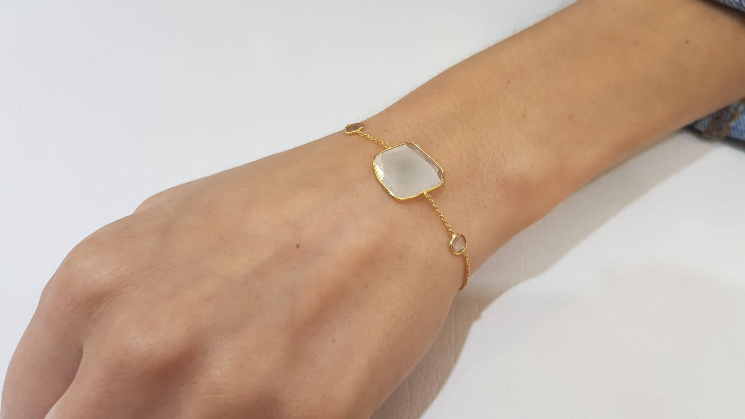 2,38 Karat Weißer Diamantschliff im Rosenschliff 18 Karat Gelbgold Kunsthandwerkliches Armband  Damen im Angebot