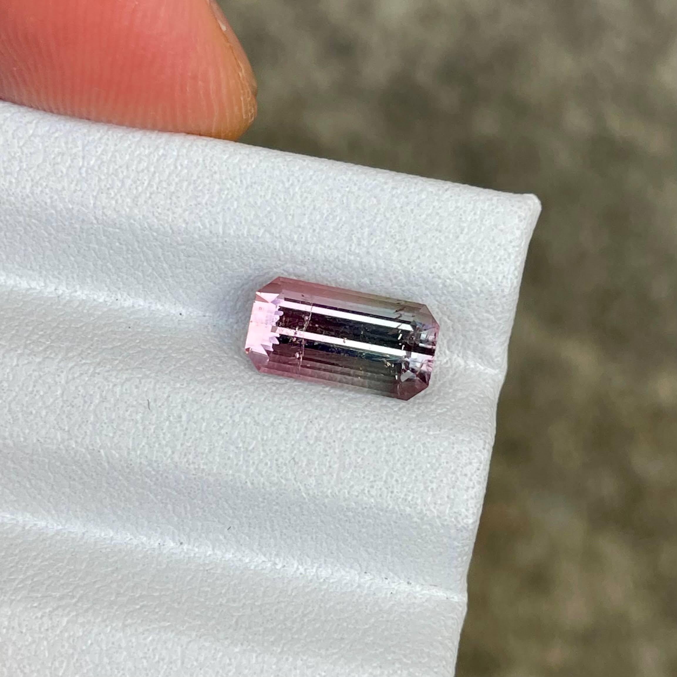 Pierre tourmaline bicolore taille émeraude de 2.38 carats Neuf - En vente à Bangkok, TH