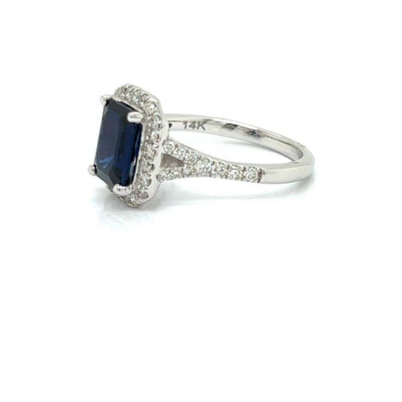 This diamond and sapphire ring showcases 14k white gold cradling a 2.38 carat sapphire, accentuated by brilliant diamond rounds for a stunning, unique engagement or September birthday gift.

Additional information:
Brand : EFFY
Metal Type : 14k
