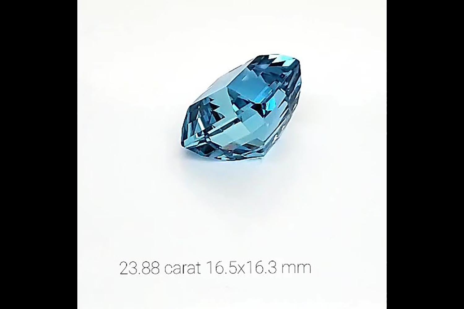 23,88 Karat intensiver blauer Ascher Aquamarin natürlicher Edelstein (Asscher-Schliff) im Angebot