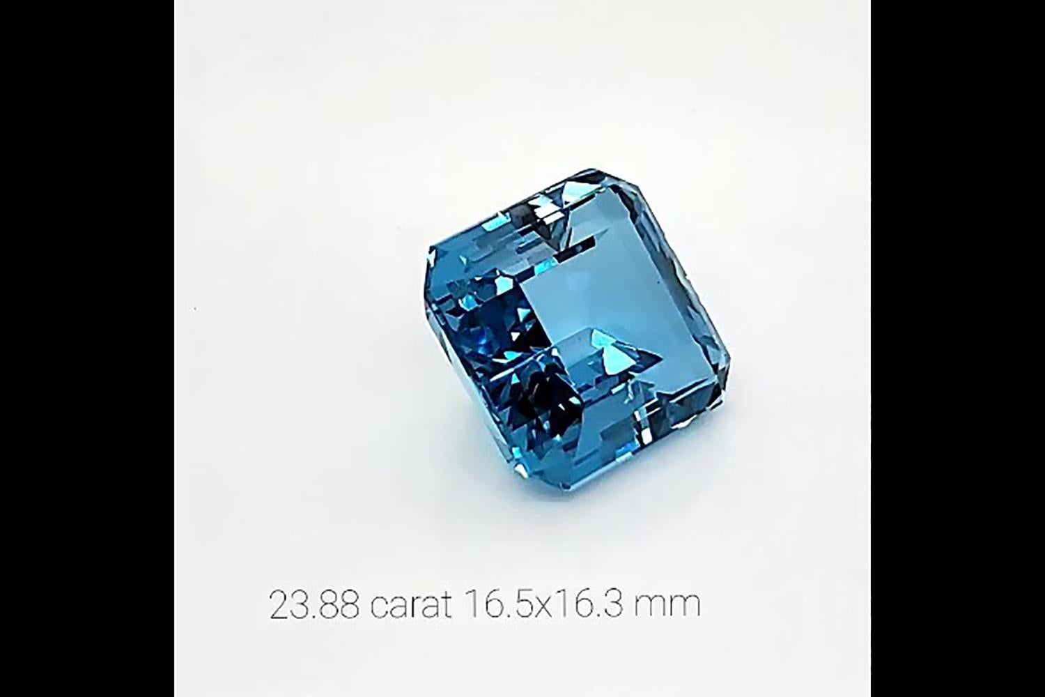 23,88 Carati Smeraldo quadrato blu intenso Acquamarina Gemma naturale In condizioni Nuovo in vendita a New York, NY