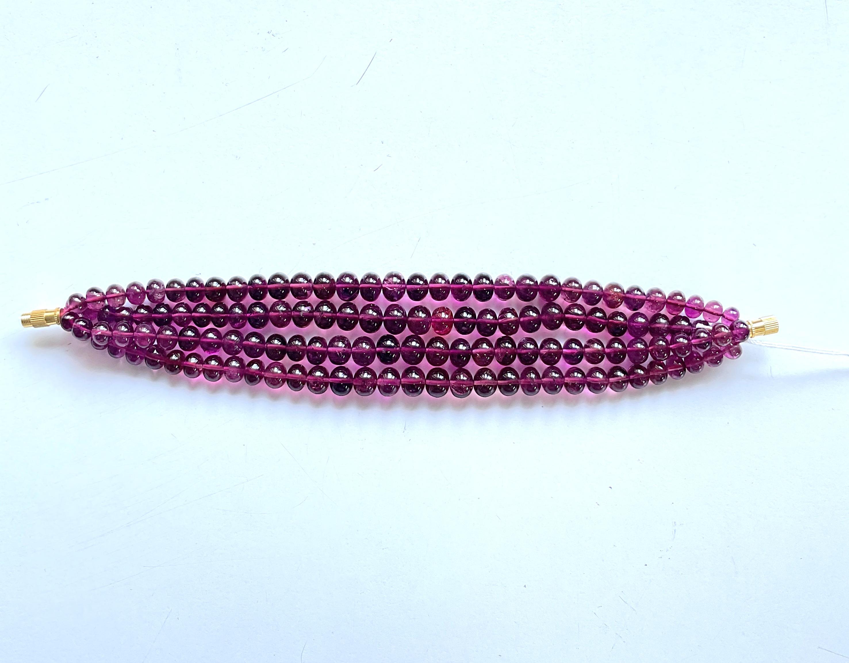 238,90 carati Tormalina Rubellite Perline rotonde lisce per gioielli Nature Gemma

Gemma - Tormalina rubellite
Dimensioni: da 5 a 8 MM
Peso - 238,40 Carati
Filo - 4
Forma - Perline
