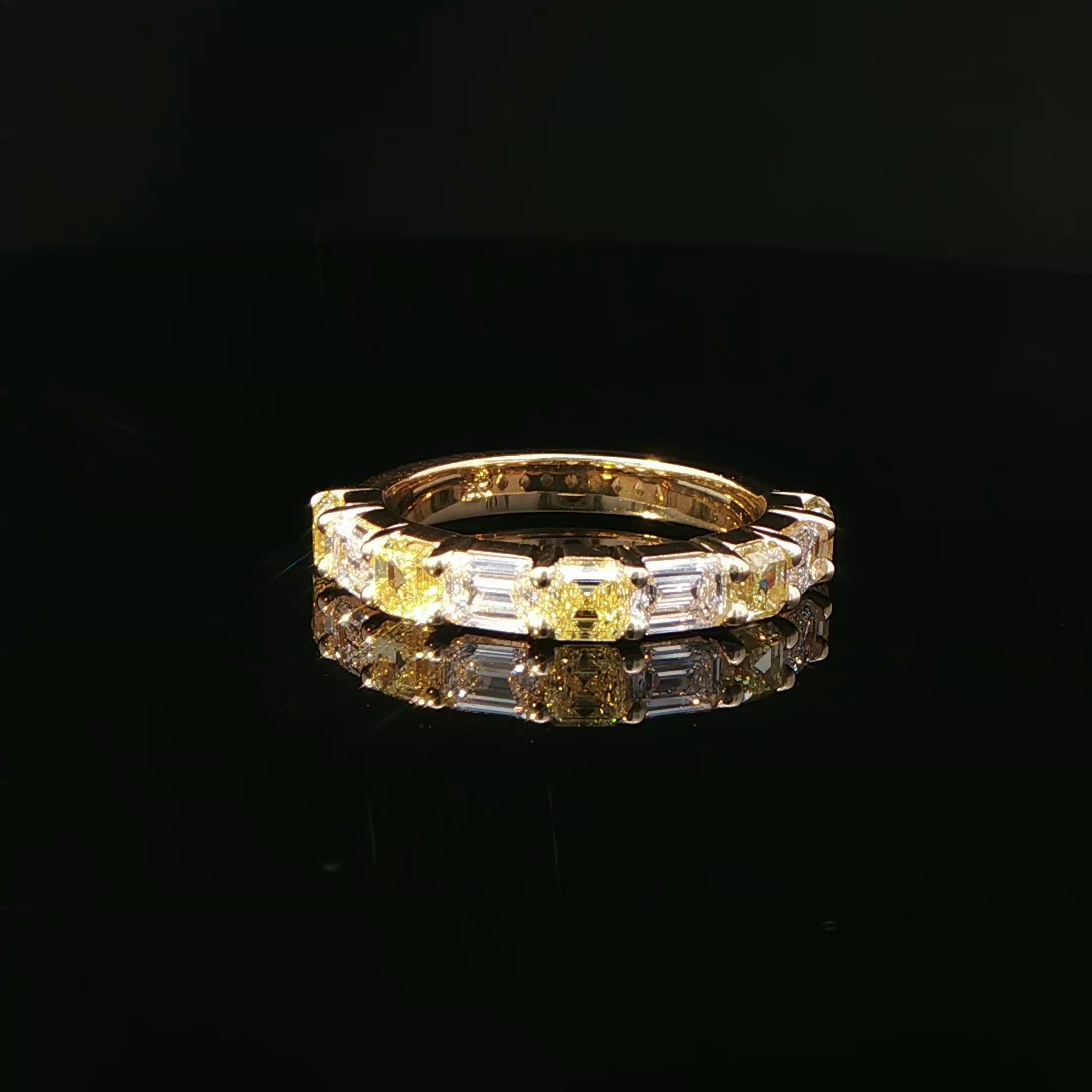 2,38ctw Fancy Intense Yellow Diamond & Smaragdschliff Diamant Ring in 18K Gold im Zustand „Neu“ im Angebot in San Francisco, CA