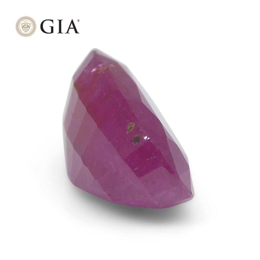 Rubino ovale rosso violaceo 2.38ct GIA certificato Tajikistan non riscaldato in vendita 5