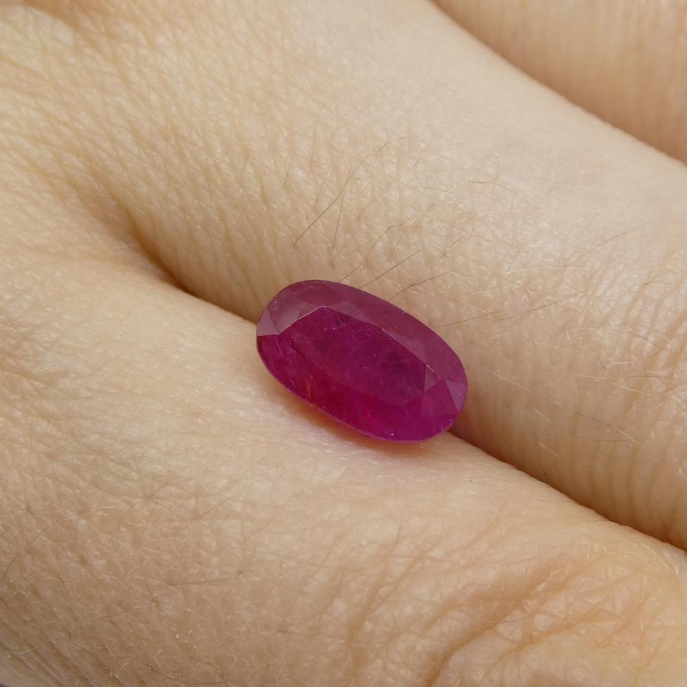 Rubino ovale rosso violaceo 2.38ct GIA certificato Tajikistan non riscaldato in vendita 3
