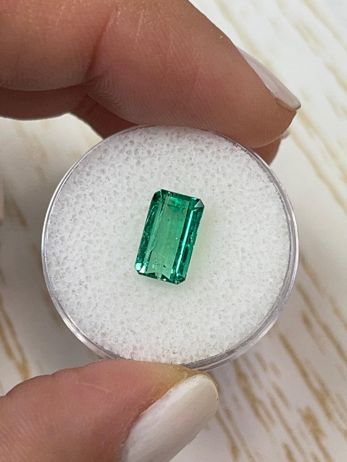 Taille émeraude 2.38ct Slender Muzo Green Emerald Cut Colombian Gem 10x6 Genuine May Birthstone (pierre de naissance de mai) en vente