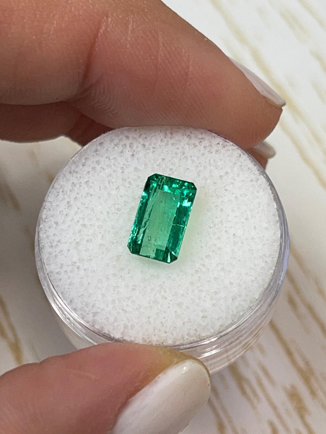 2.38ct Slender Muzo Green Emerald Cut Colombian Gem 10x6 Genuine May Birthstone (pierre de naissance de mai) Neuf - En vente à Jupiter, FL