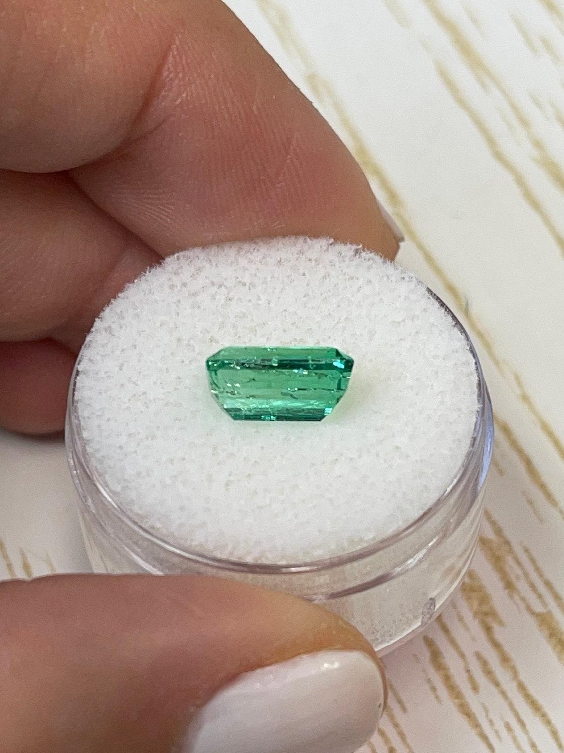 2.38ct Slender Muzo Green Emerald Cut Colombian Gem 10x6 Genuine May Birthstone (pierre de naissance de mai) en vente 1