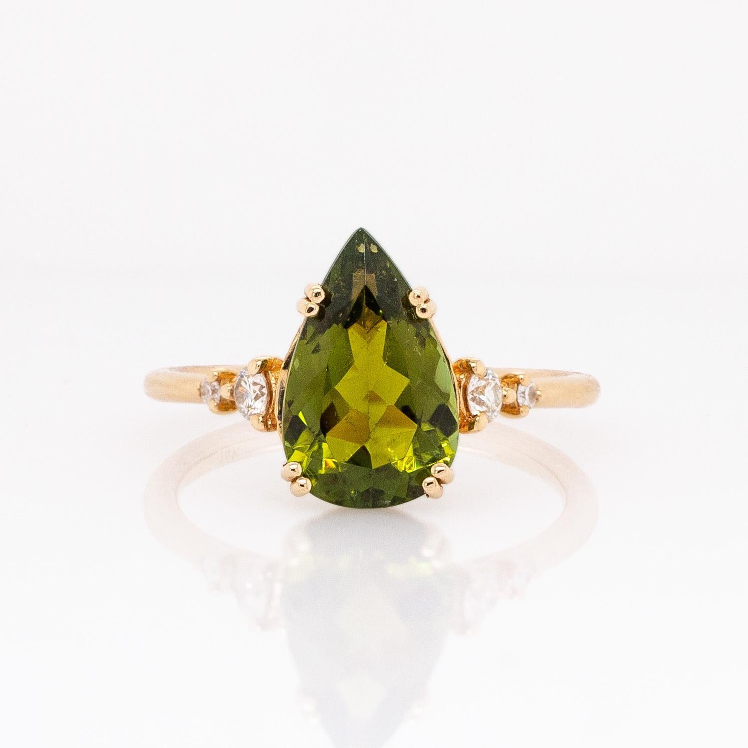 Contemporaneo Anello con tormalina verde da 2,38 carati e diamanti naturali: Oro massiccio 14k, pera 12x8 mm in vendita