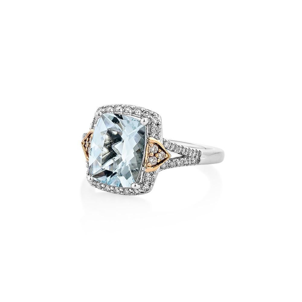 2,39 Karat Aquamarin Fancy Ring aus 18 Karat Weiß-Roségold mit weißem Diamant   (Kissenschliff) im Angebot