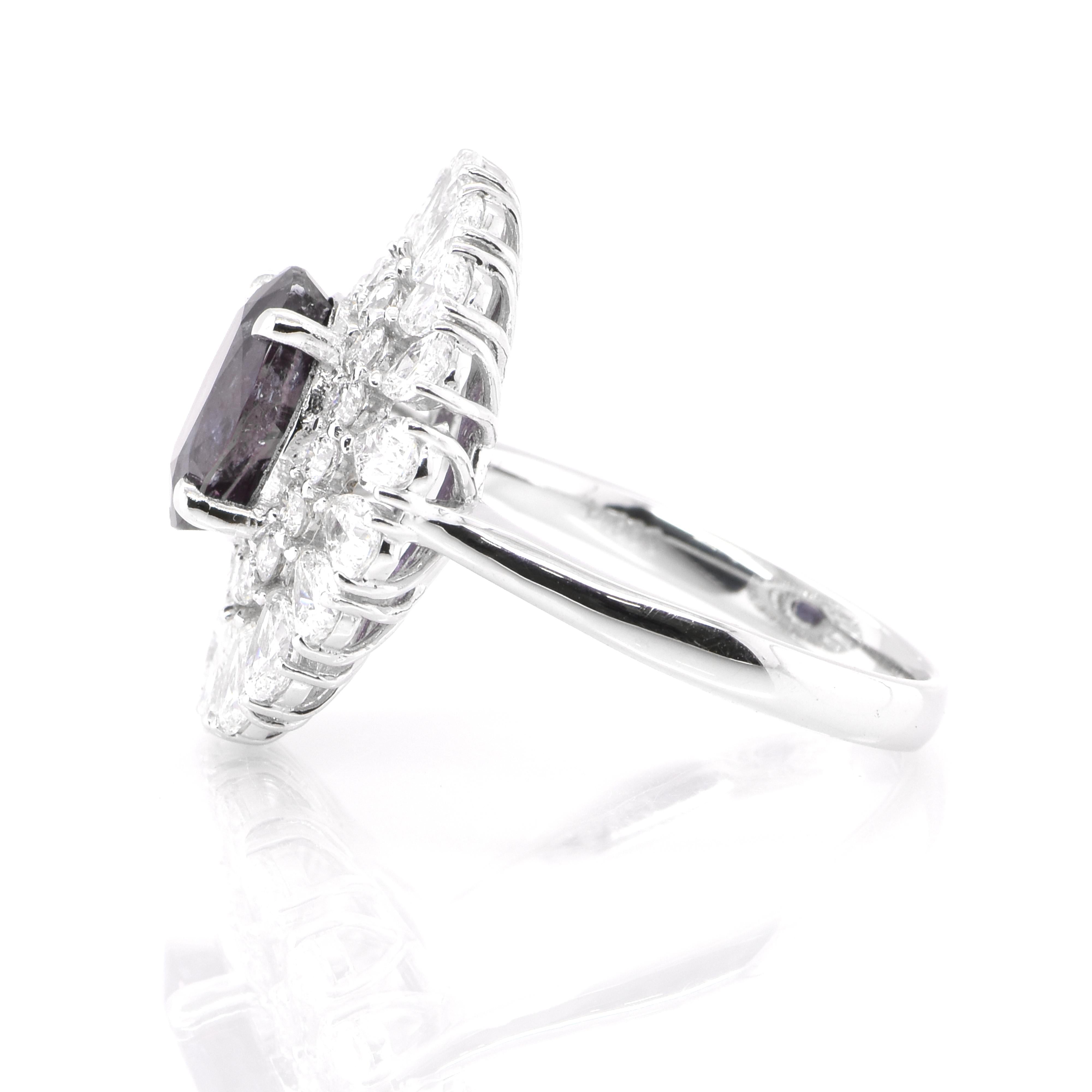2.39 Carat Natural Brazilian Alexandrite and Diamond Ring Set in Platinum In New Condition For Sale In Tokyo, JP